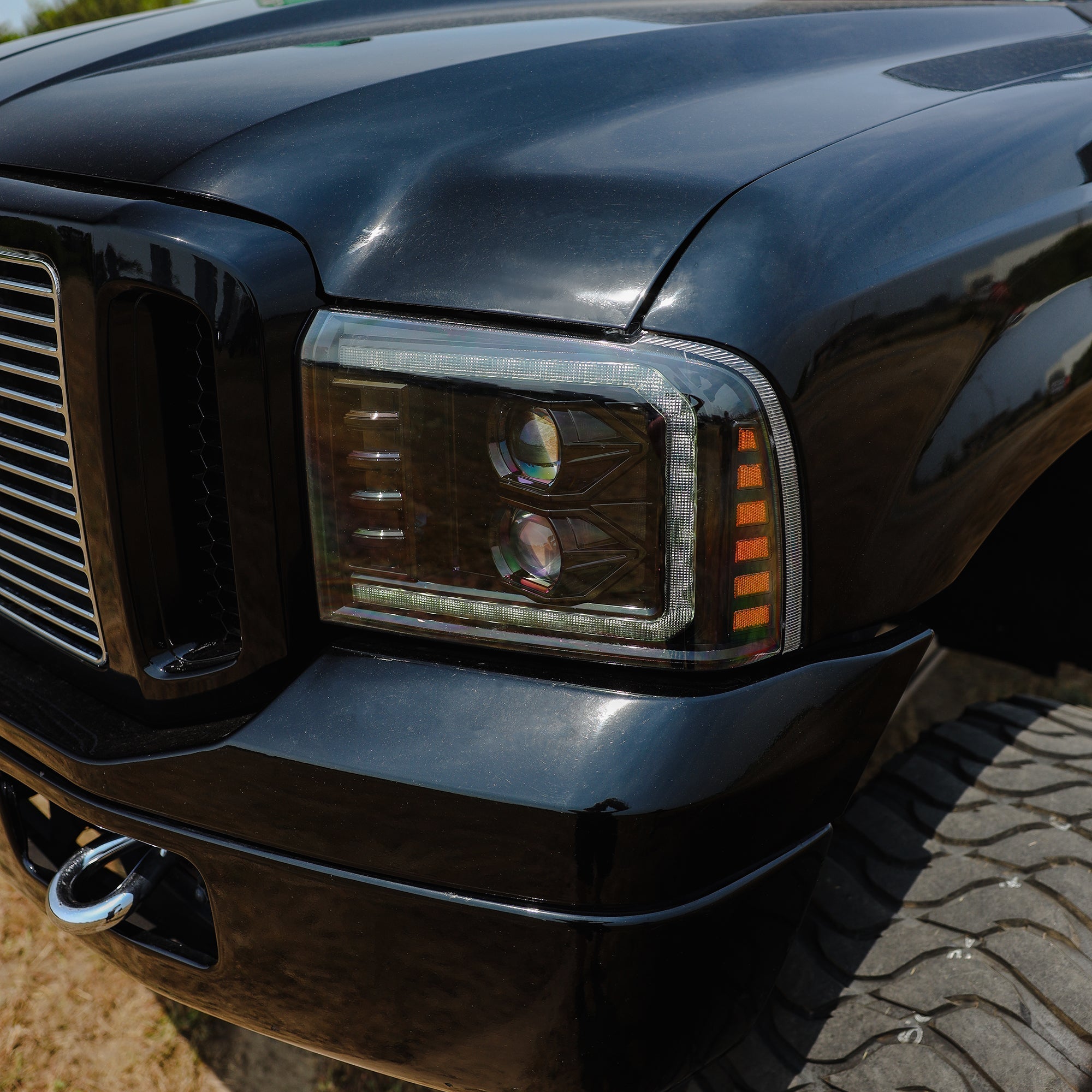 05-07 Ford F-250/350/450/550 Super Duty PRO-Series Halogen Projector Headlights Alpha-Black - Apollo Off-Road