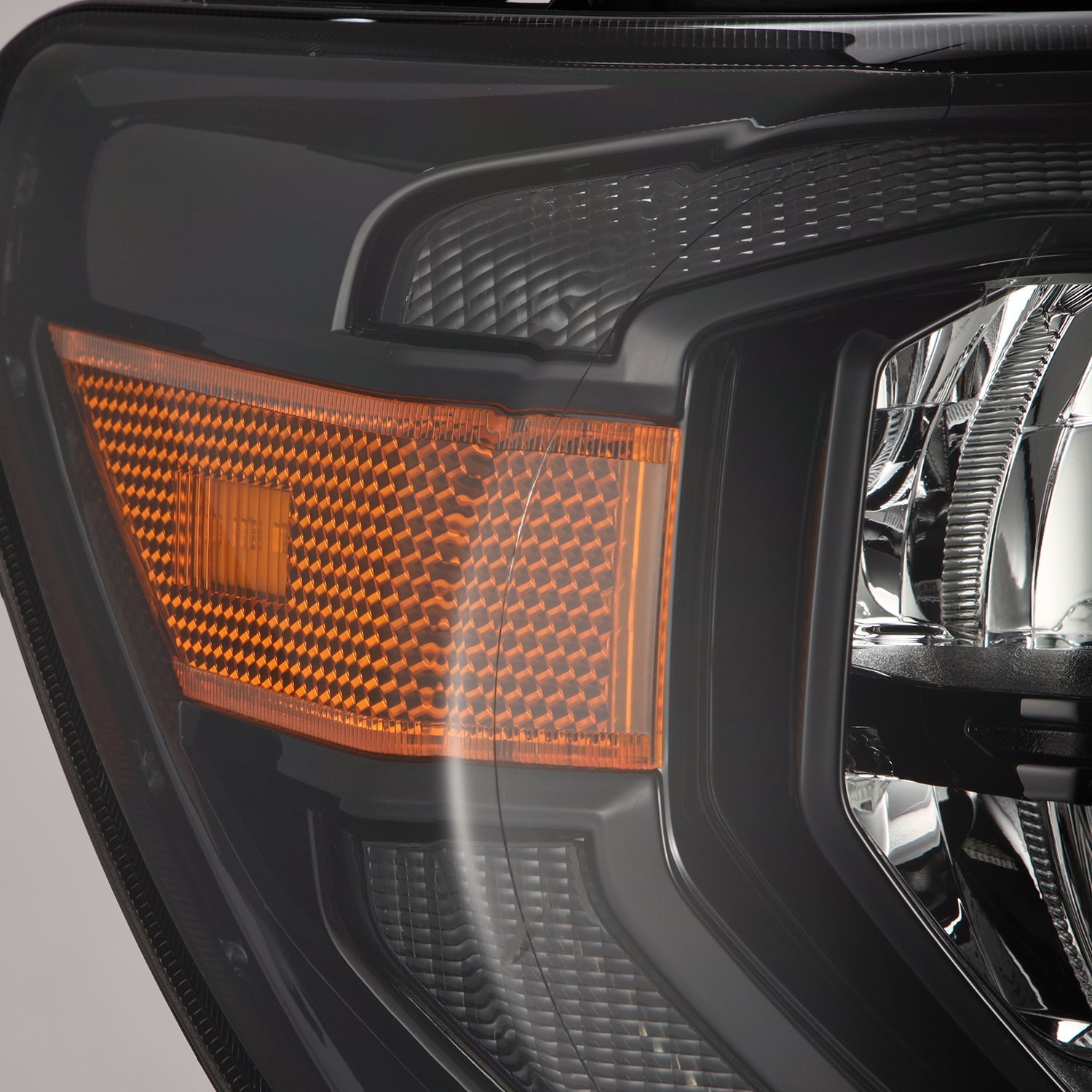 07-13 Toyota Tundra/08-17 Toyota Sequoia MK II LUXX-Series LED Crystal Headlights Alpha-Black (Without Level Adjuster) - Apollo Off-Road
