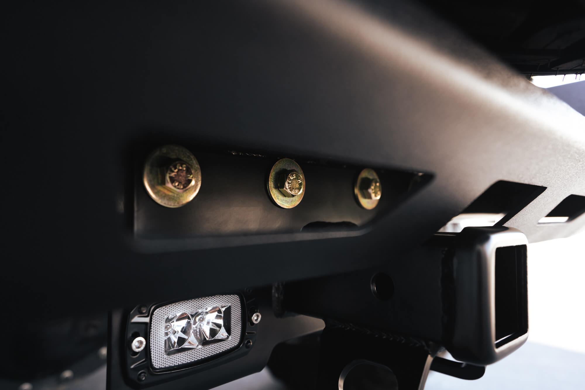 07-22 Jeep Wrangler JK/JL Bolt On Hitch With Cube Lights - Apollo Off-Road
