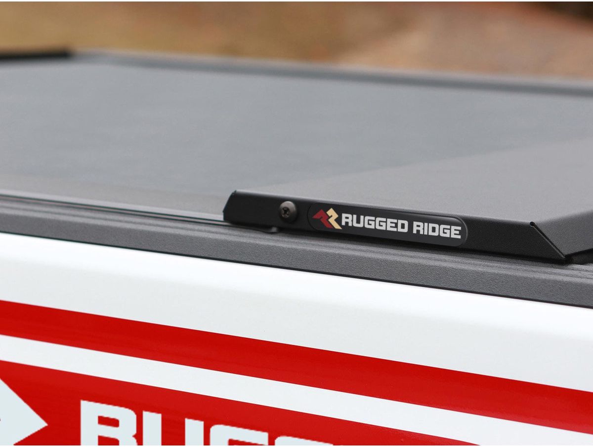 Armis Retractable Locking Bed Covr W/Trail Rails 20-Present Jeep Gladiator JT Rugged Ridge
