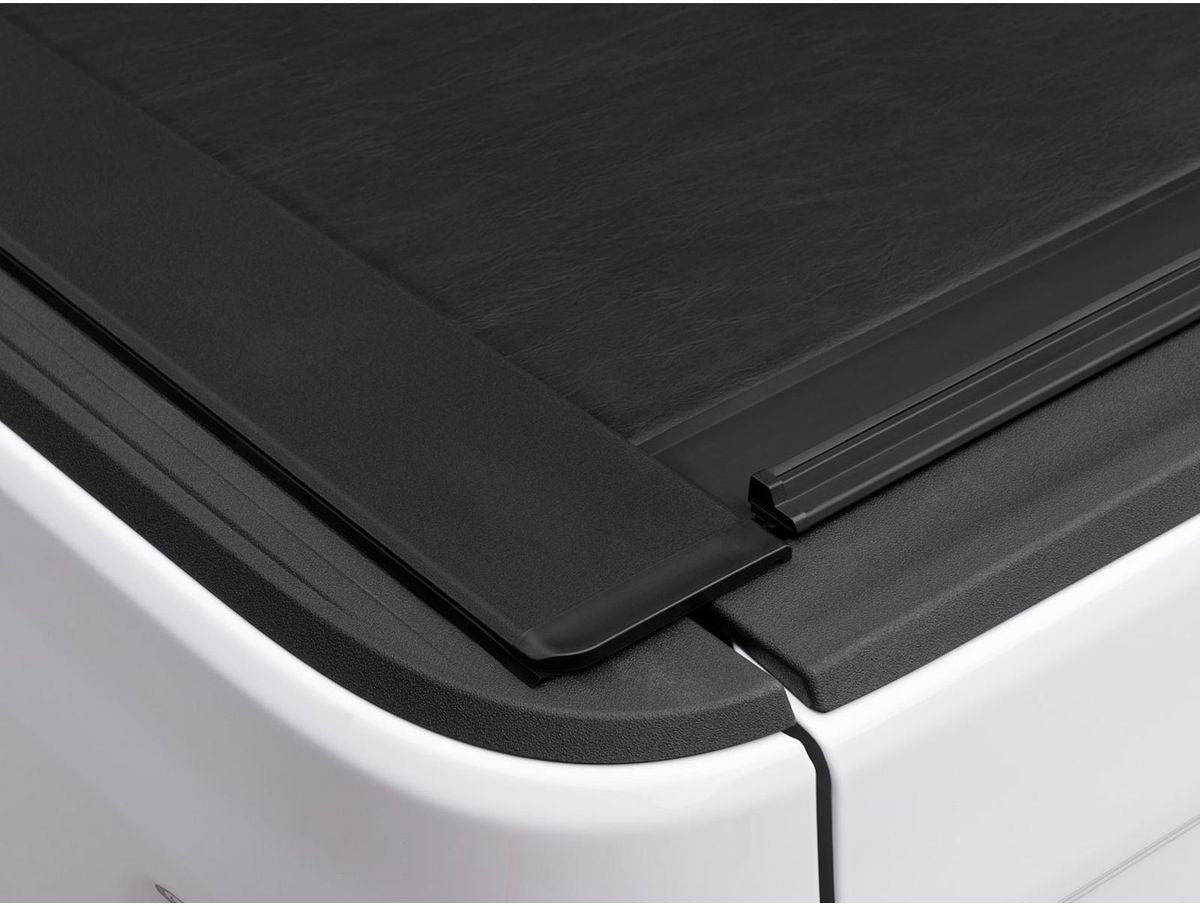 Armis Retractable Locking Bed Cvr W/o Trail Rails 20-Present Jeep Gladiator JT Rugged Ridge
