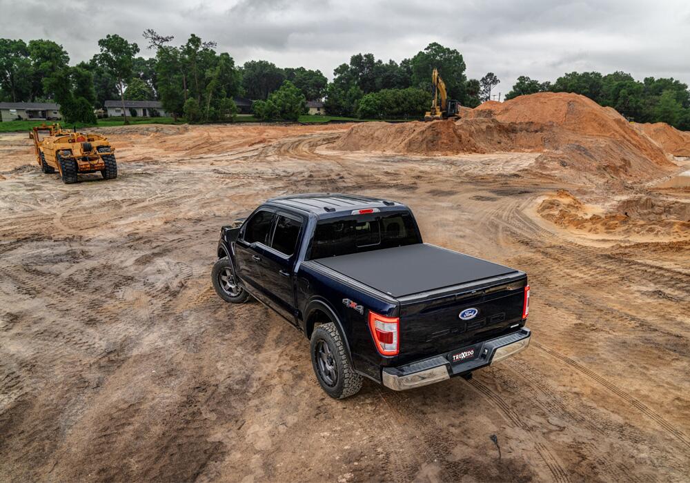 Pro X15 Tonneau Cover Black 2015-2025 Ford F-150 5 Foot 7 Inch Bed (Includes Lightning) Truxedo