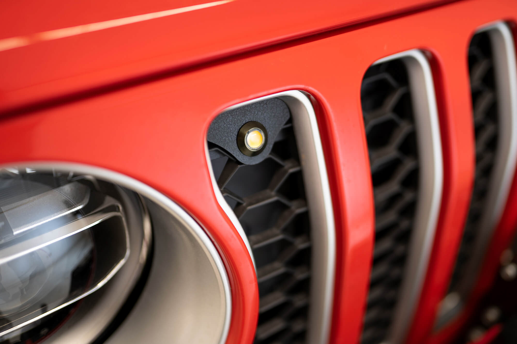 18-22 Jeep Wrangler JL Front Grille Amber Accent Lights - Apollo Off-Road
