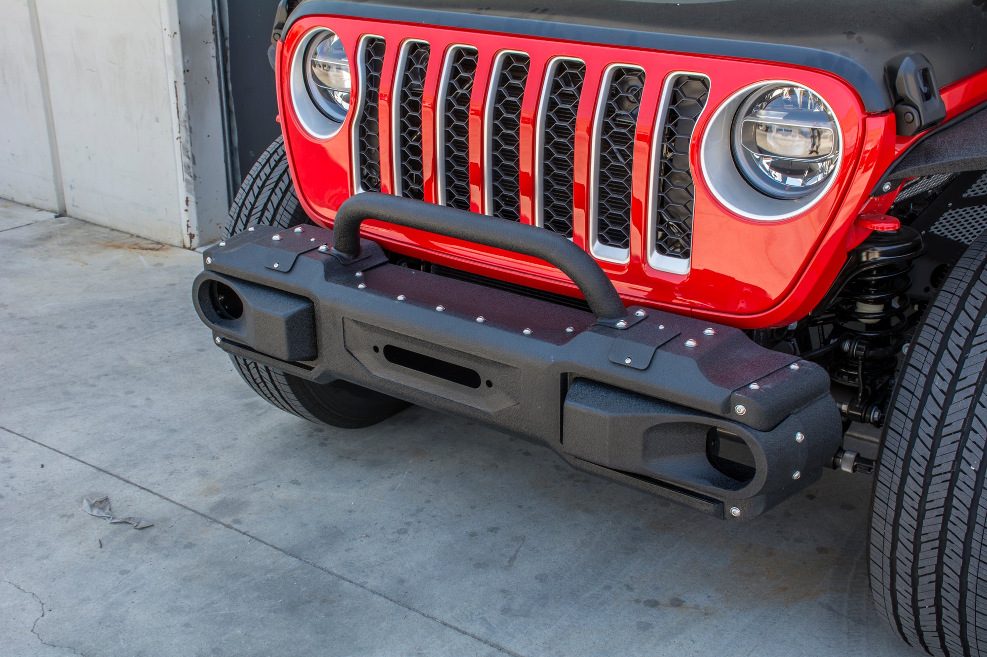 18+ Jeep JL & 20+ Jeep JT Jeep Modular Front Bumper With Bull Bar - Apollo Off-Road