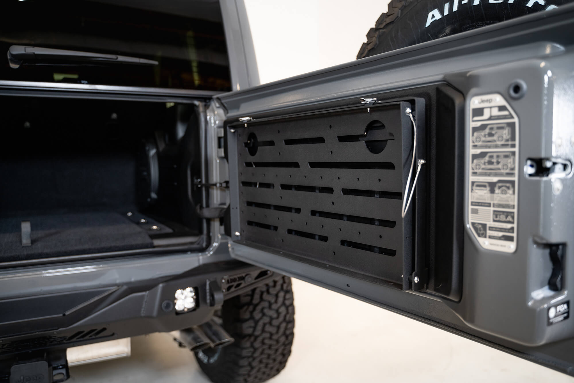 18+ Jeep JL Trail Table; Rear Door - Apollo Off-Road