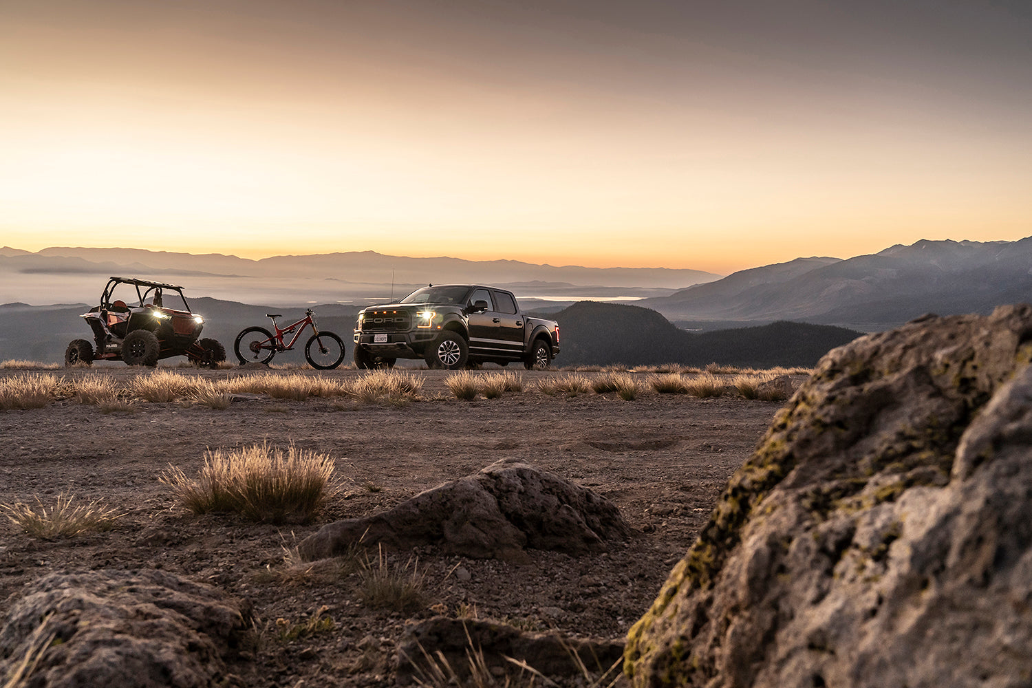 20+ GM 2500/3500 HD Front w/ UCA, Performance Series, 2.0, IFP, 5.6", 1.5-2.5" Lift - Apollo Off-Road