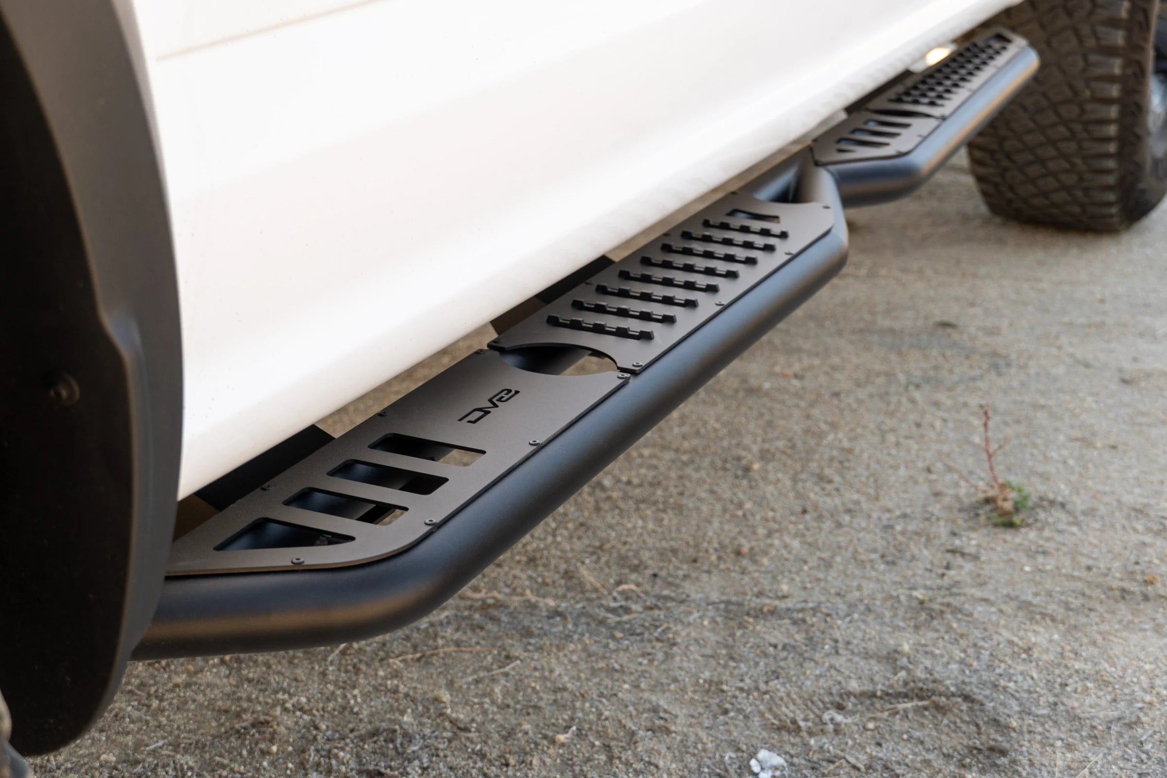 2015-2024 Ford F-150 Crew Cab OE Plus Side Steps - Apollo Off-Road