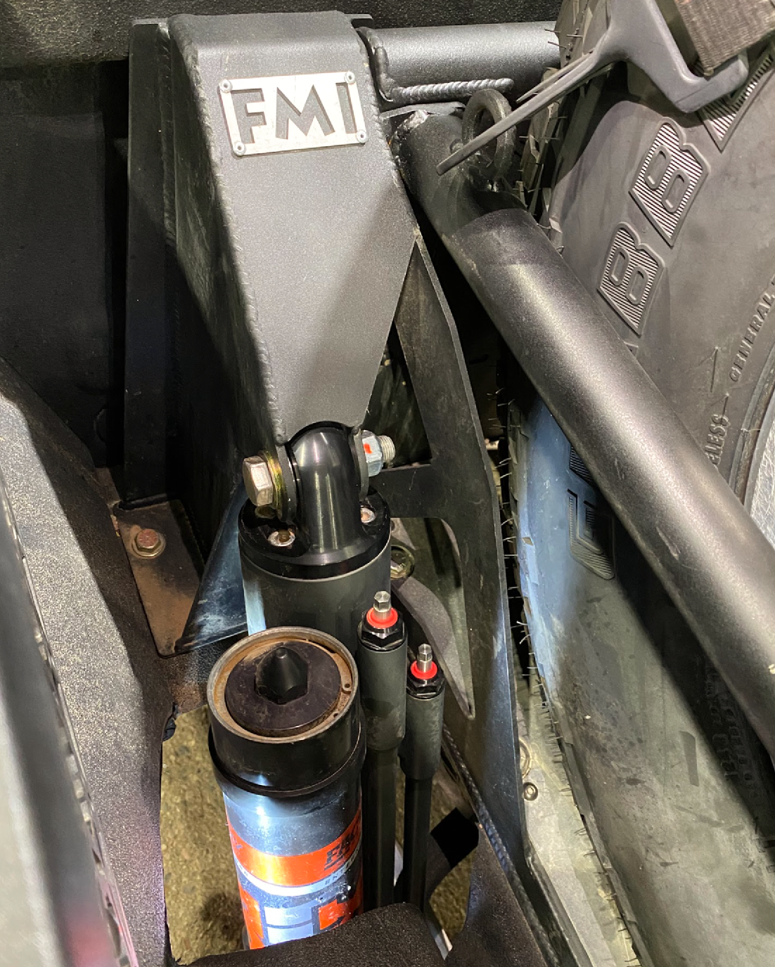 Foutz Motorsports 5-Link Mid Travel Rear Suspension Kit with Thru the bed Bypass Shock 2017-2020 Ford F-150 Raptor