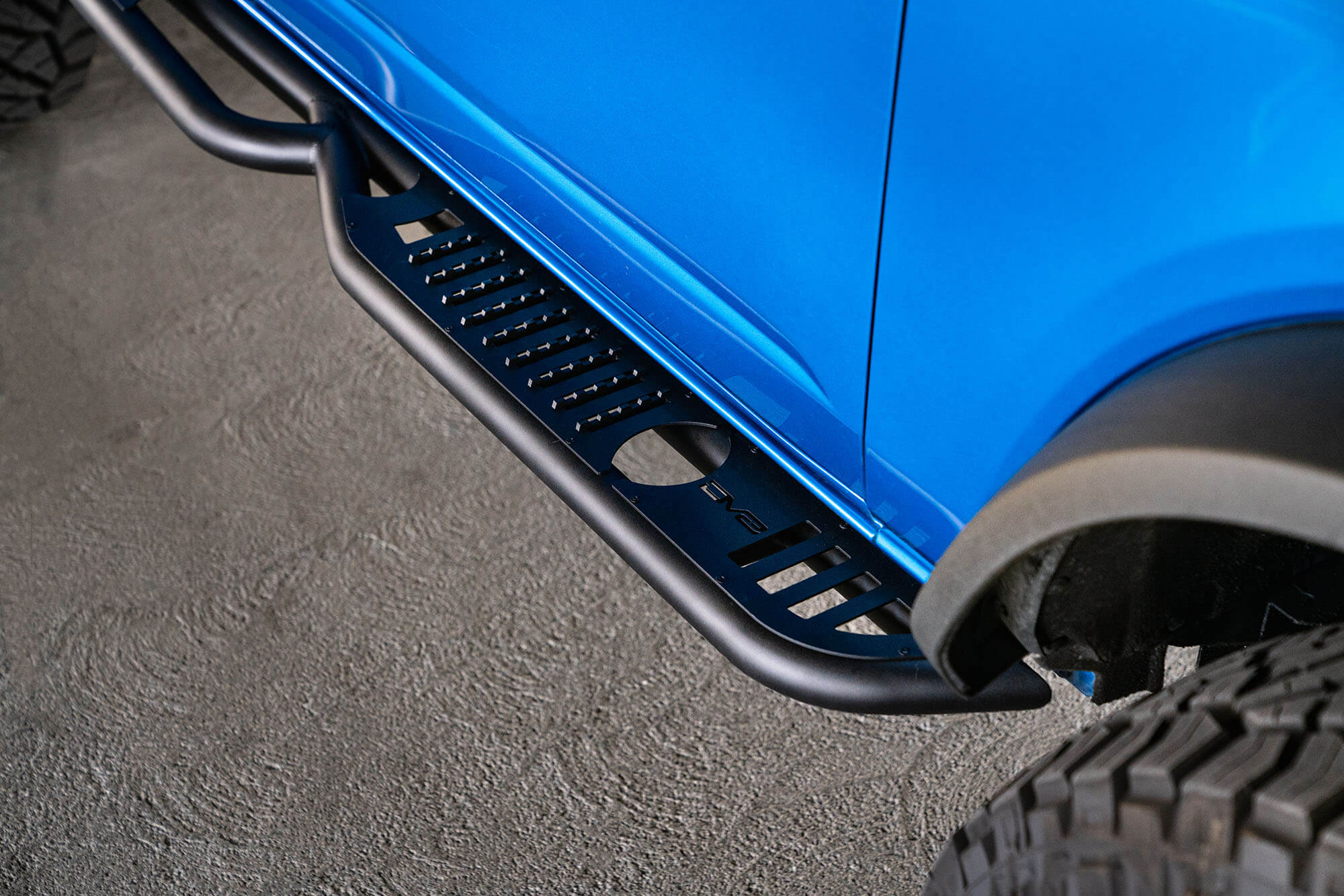 2021+ Ford Bronco 4-Door OE Plus Series Side Steps - Apollo Off-Road