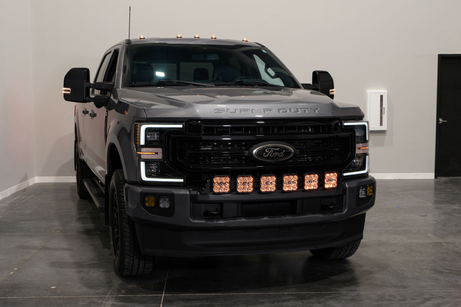Diode Dynamics SS5 6-Pod CrossLink Grille Lightbar Kit for 2020-2022 Super Duty Pro Yellow Combo for 2020-2022 Ford F-250 Super Duty / Ford F-350 Super Duty / Ford F-450 Super Duty