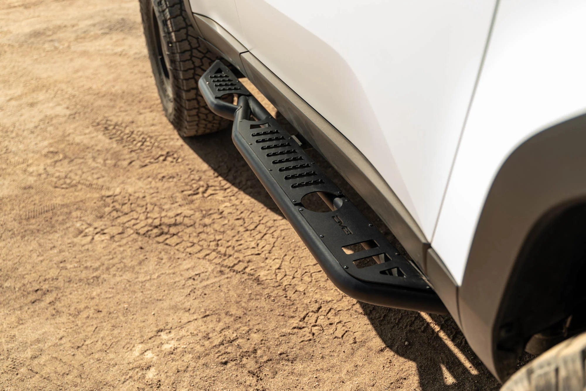 2024+ Toyota Land Cruiser OE Plus Side Steps - Apollo Off-Road