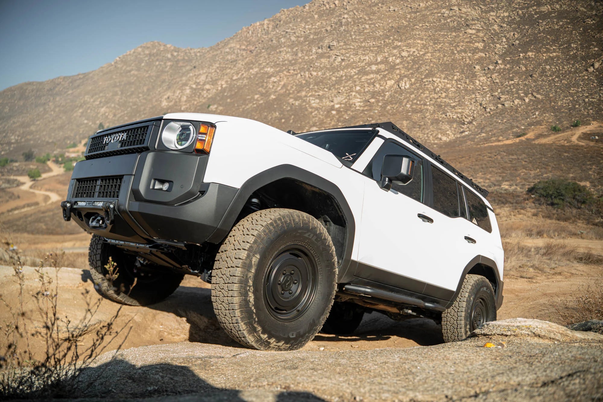 2024+ Toyota Land Cruiser OE Plus Side Steps - Apollo Off-Road