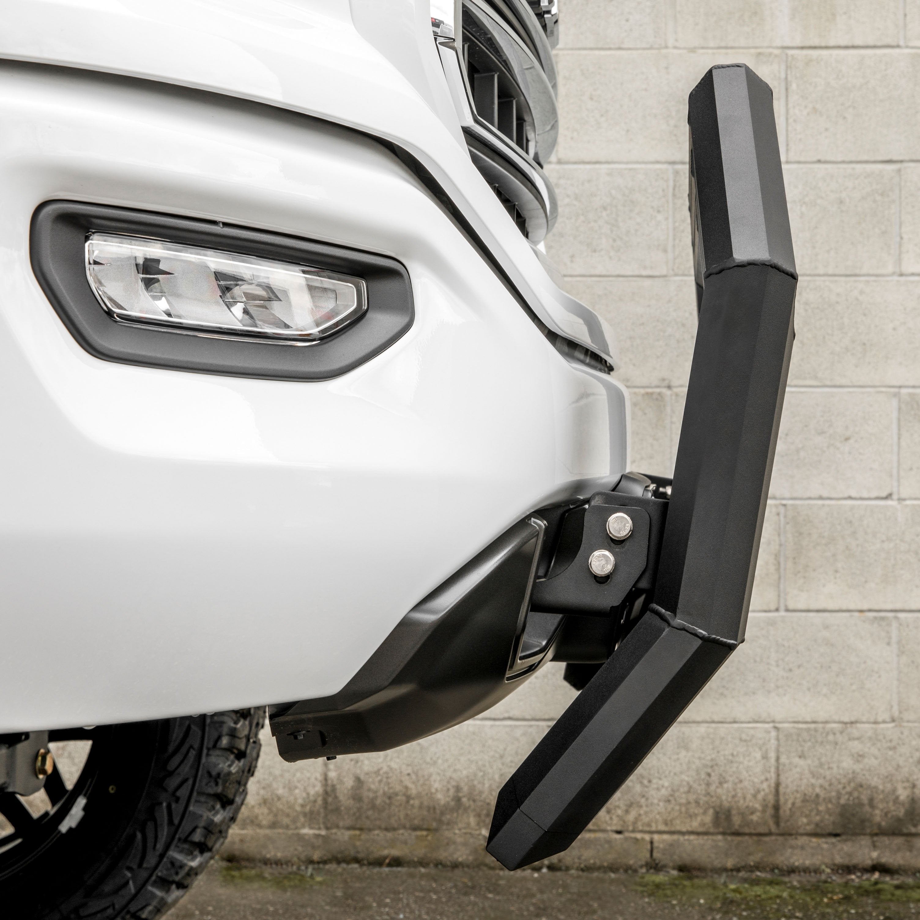 ARIES AdvantEDGE 5-1/2" Black Aluminum Bull Bar, 2020-2023 Chevy/GMC Silverado/Sierra 2500HD/3500HD
