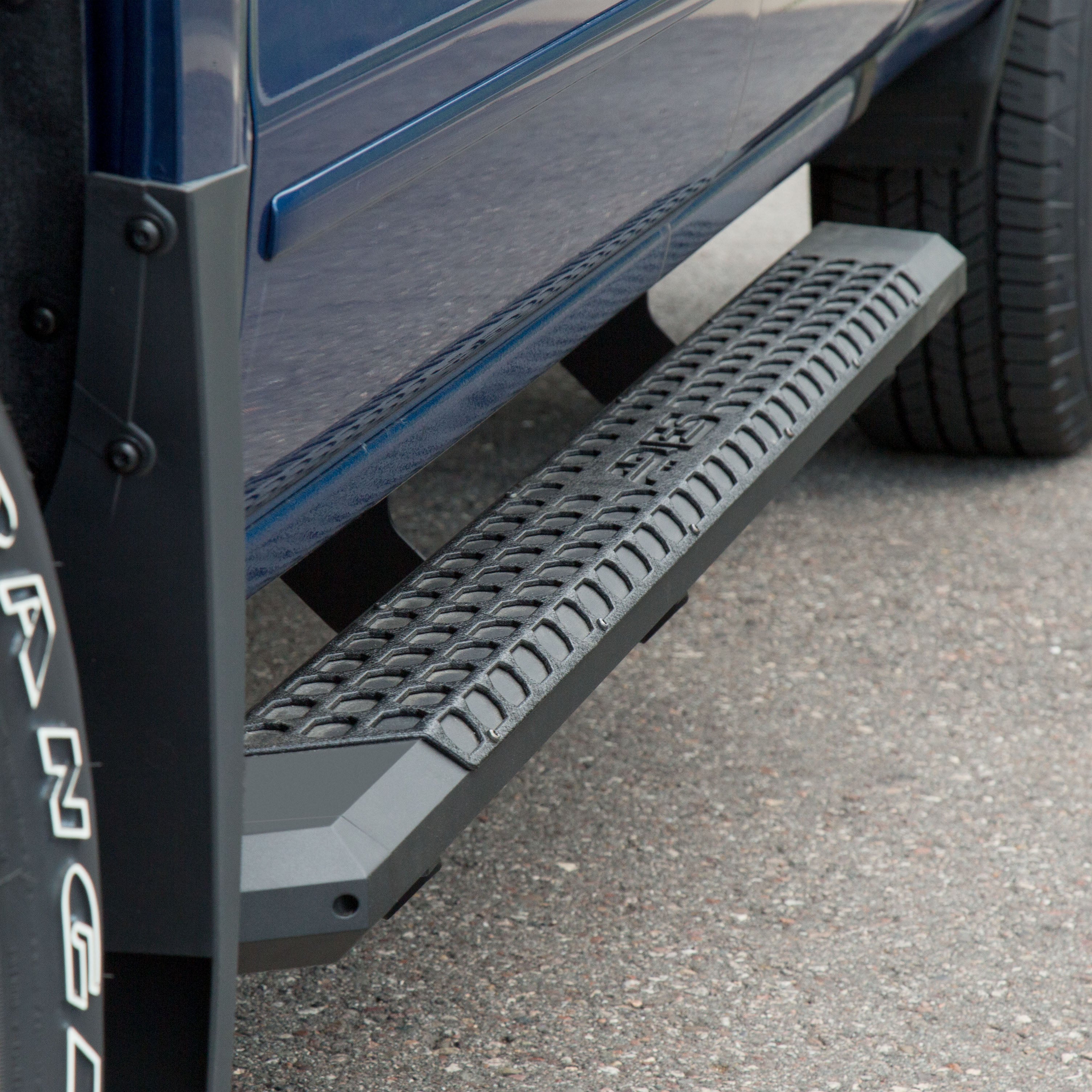 ARIES AdvantEDGE 5-1/2" x 75" Black Aluminum Side Bars, 2019 Chevy/GMC Silverado/Sierra 1500 LD/Limited
