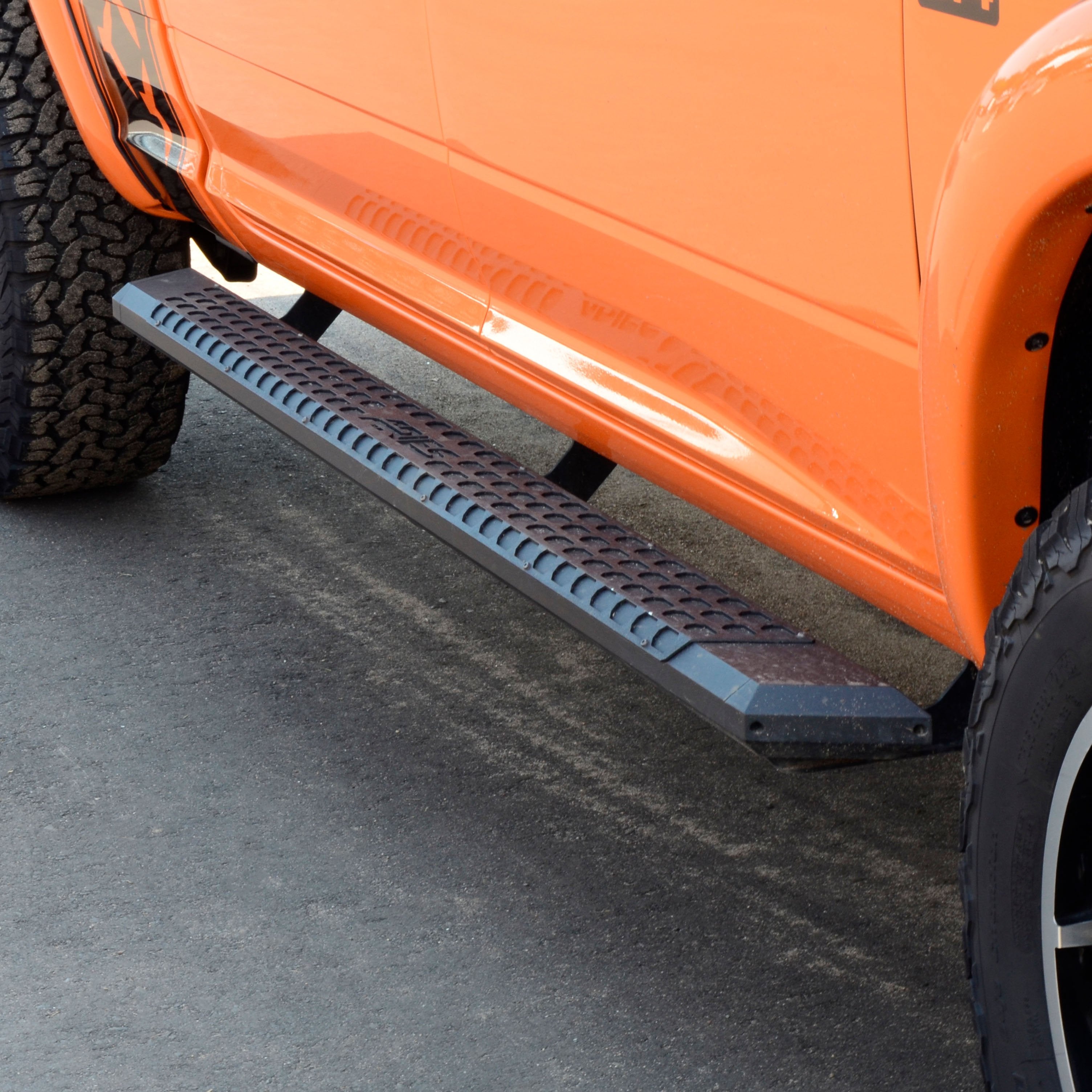 ARIES AdvantEDGE 5-1/2" x 85" Black Aluminum Side Bars, 2019-2026 Ram 2500/3500