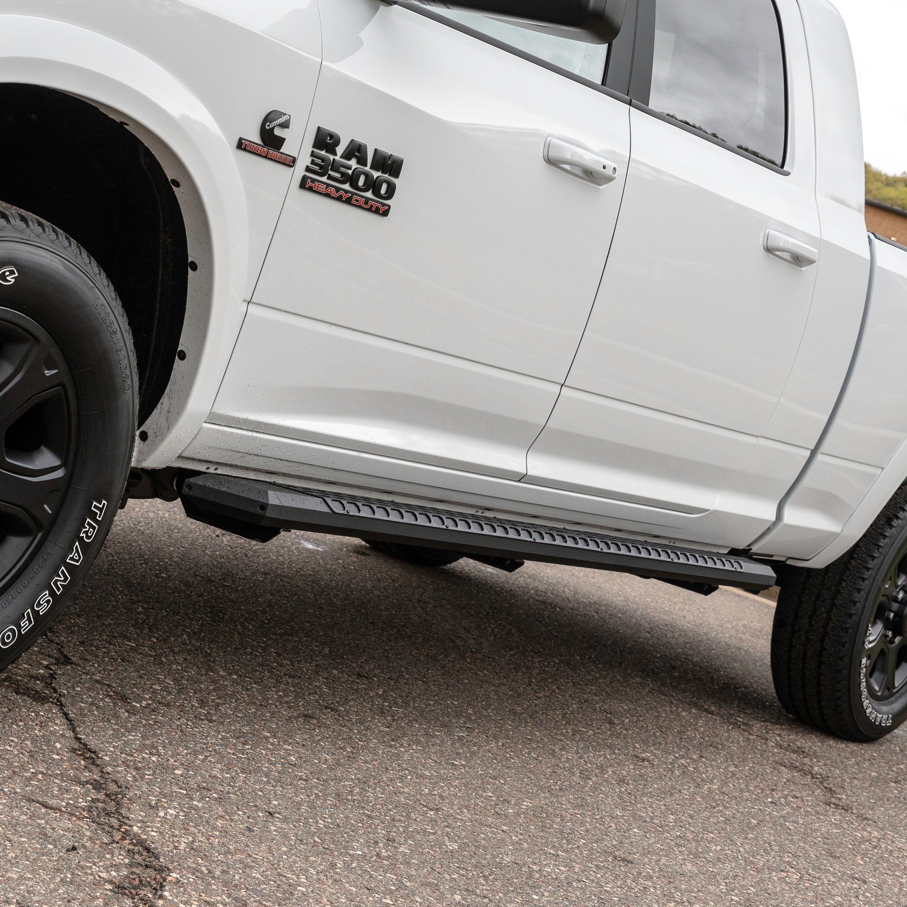 ARIES AdvantEDGE 5-1/2" x 91" Black Aluminum Side Bars, 2019-2026 Ram 2500/3500