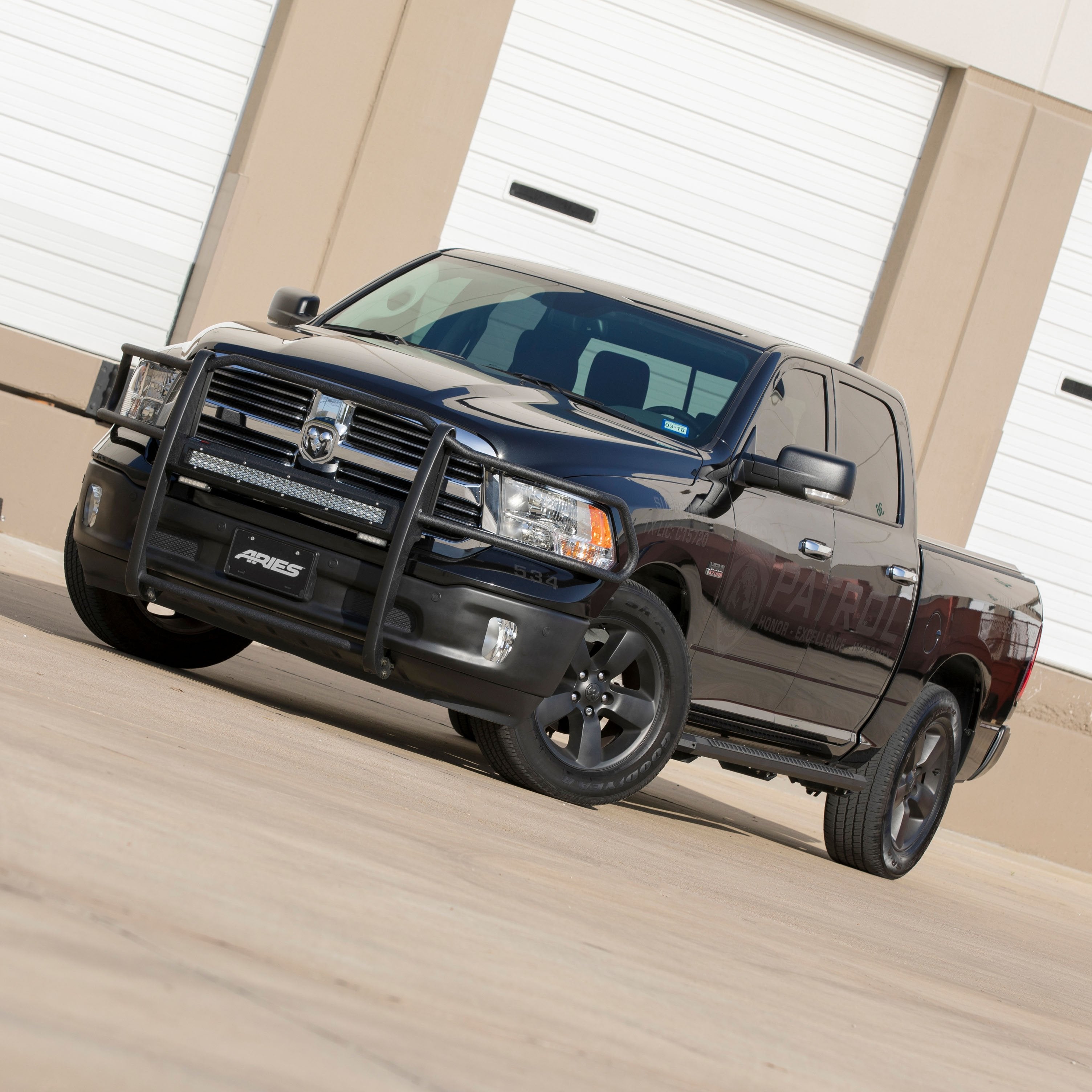 ARIES AdvantEDGE 5-1/2" x 75" Black Aluminum Side Bars, 2019-2026 Ram 1500