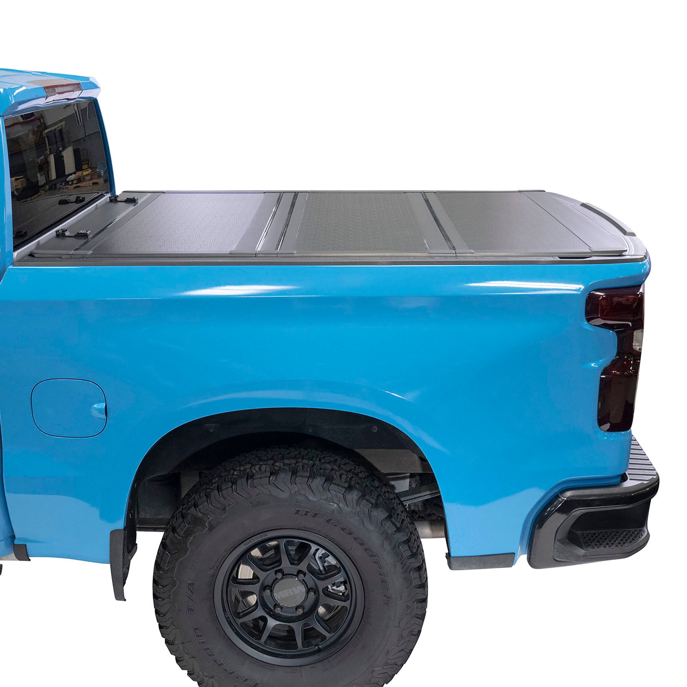 Bed Guard Folding Tonneau Cover 2019-2022 Silverado/Sierra 1500 Smittybilt