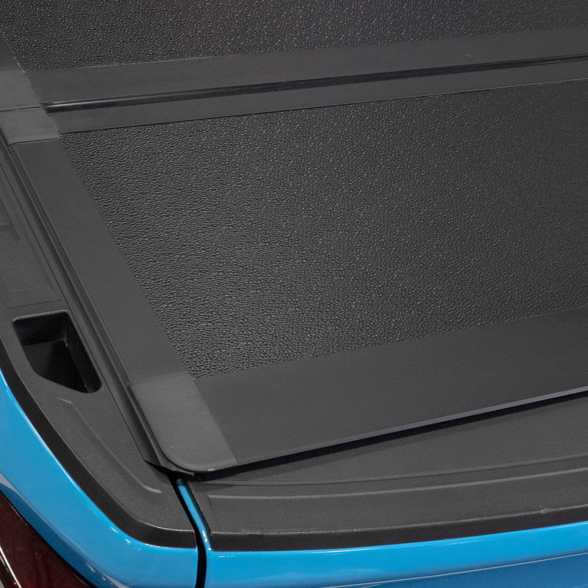Bed Guard Folding Tonneau Cover 2019-2022 Silverado/Sierra 1500 Smittybilt