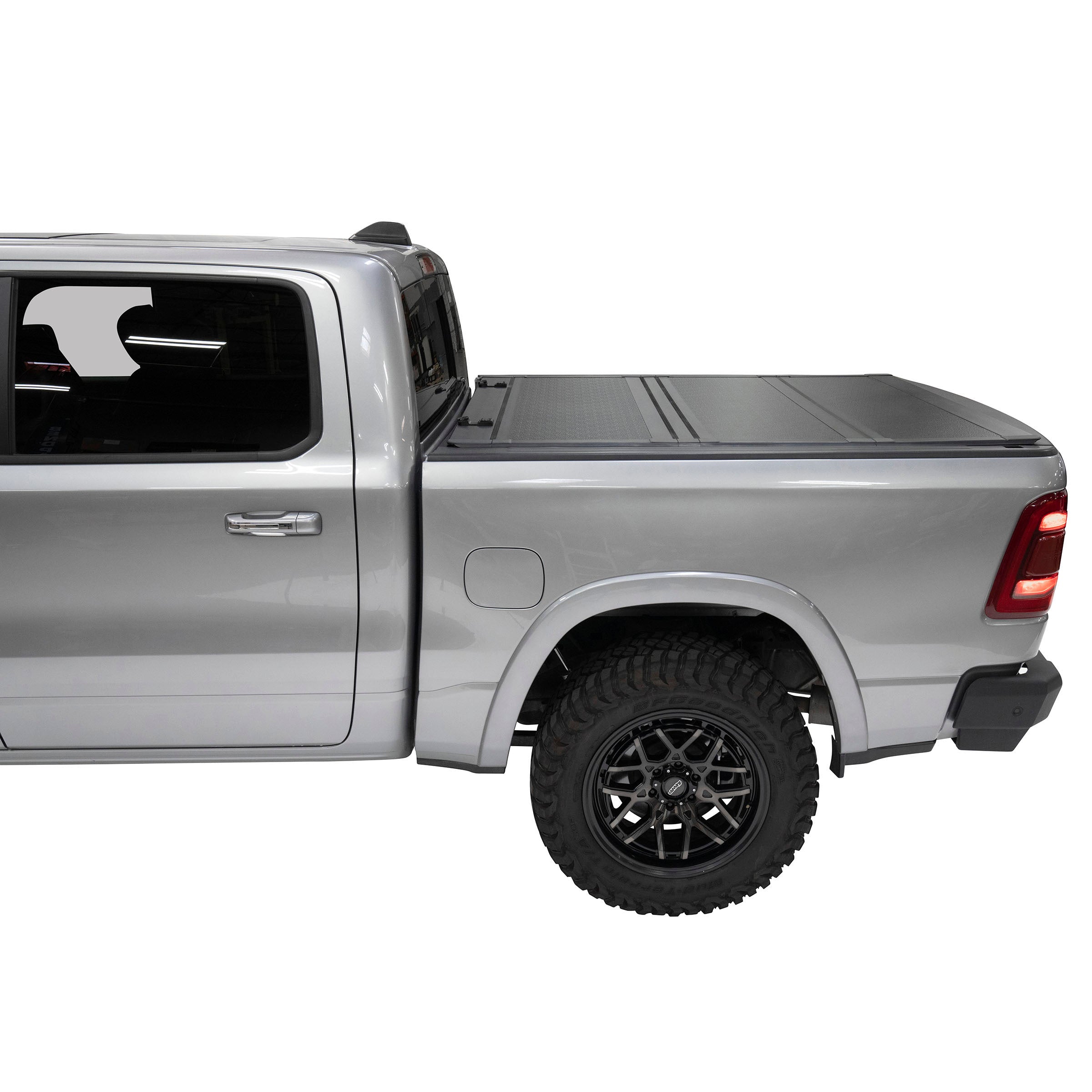 Bed Guard Folding Tonneau Cover 2017-2022 Ram 1500 Smittybilt