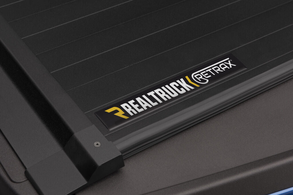 Retrax IX Tonneau Cover 2019-2026 Silverado/Sierra (without CarbonPro Bed) 5' 9 inch Bed