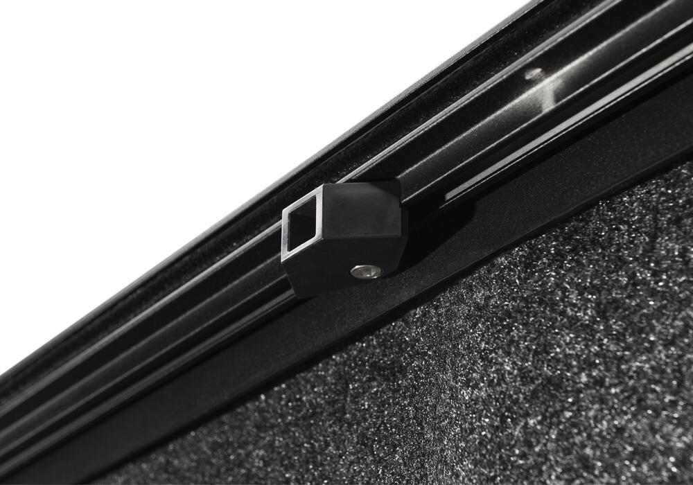 Retrax IX Tonneau Cover 2019-2026 Silverado/Sierra (without CarbonPro Bed) 5' 9 inch Bed