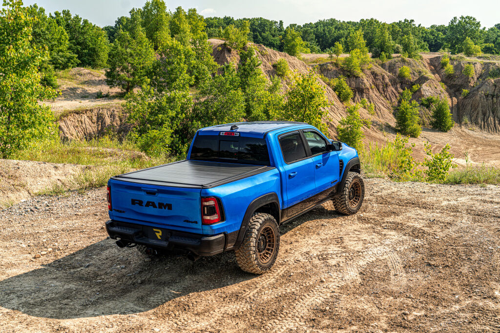 Retrax IX Tonneau Cover 2016-2024 Nissan Titan King Cab 6' 6 inch Bed with or without Utili-Track System