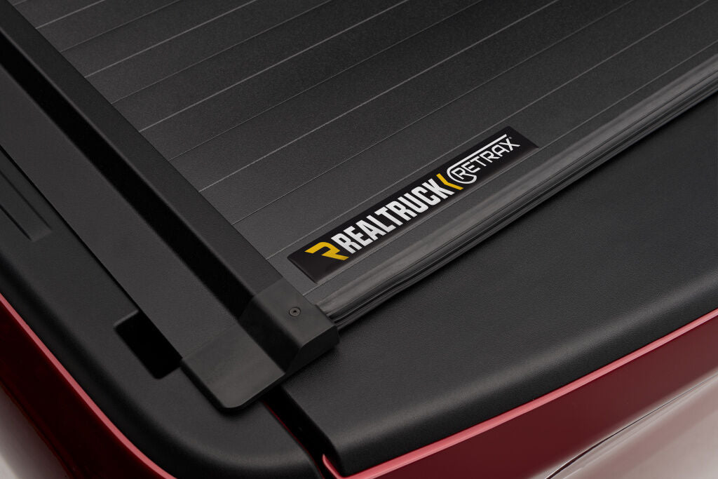 Retrax IX Tonneau Cover 2016-2024 Nissan Titan King Cab 6' 6 inch Bed with or without Utili-Track System