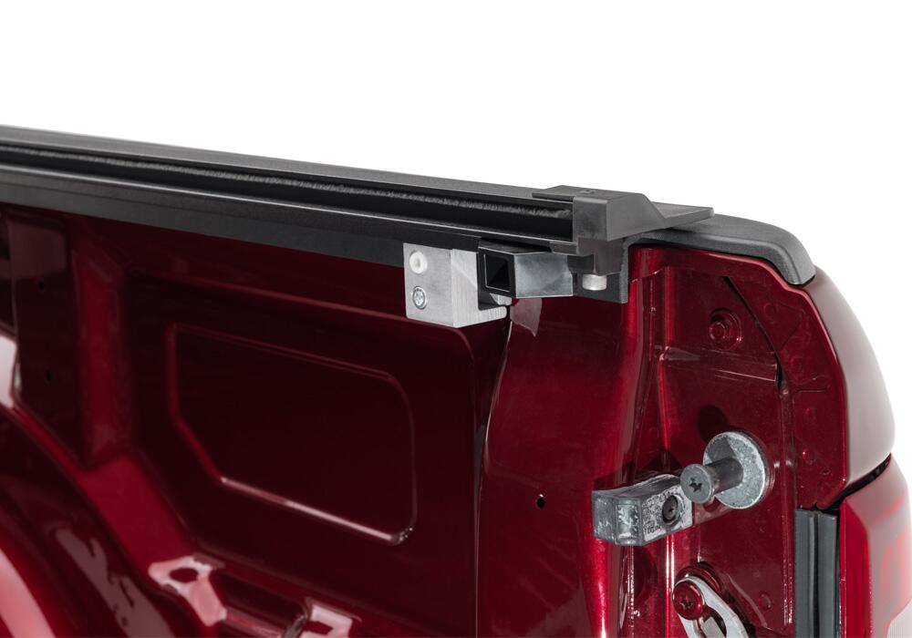 Retrax IX Tonneau Cover 2016-2024 Nissan Titan King Cab 6' 6 inch Bed with or without Utili-Track System