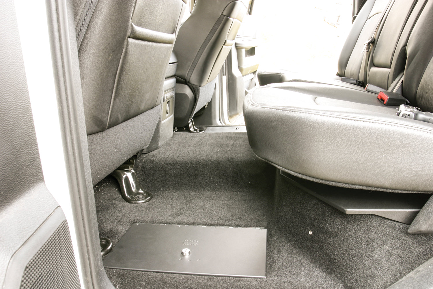 In-Floor Locking Cargo Lid 09-25 Ram 1500/2500/3500 Crew Cab Exc.Mega Cab Black Tuffy Security Products