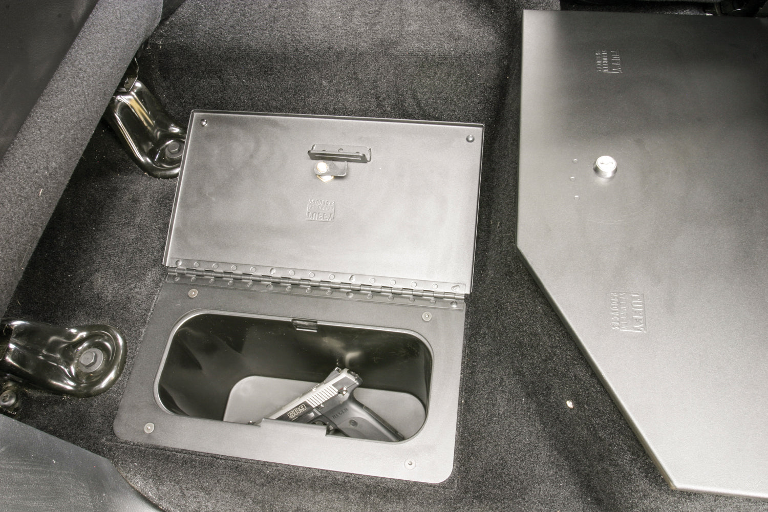 In-Floor Locking Cargo Lid 09-25 Ram 1500/2500/3500 Crew Cab Exc.Mega Cab Black Tuffy Security Products