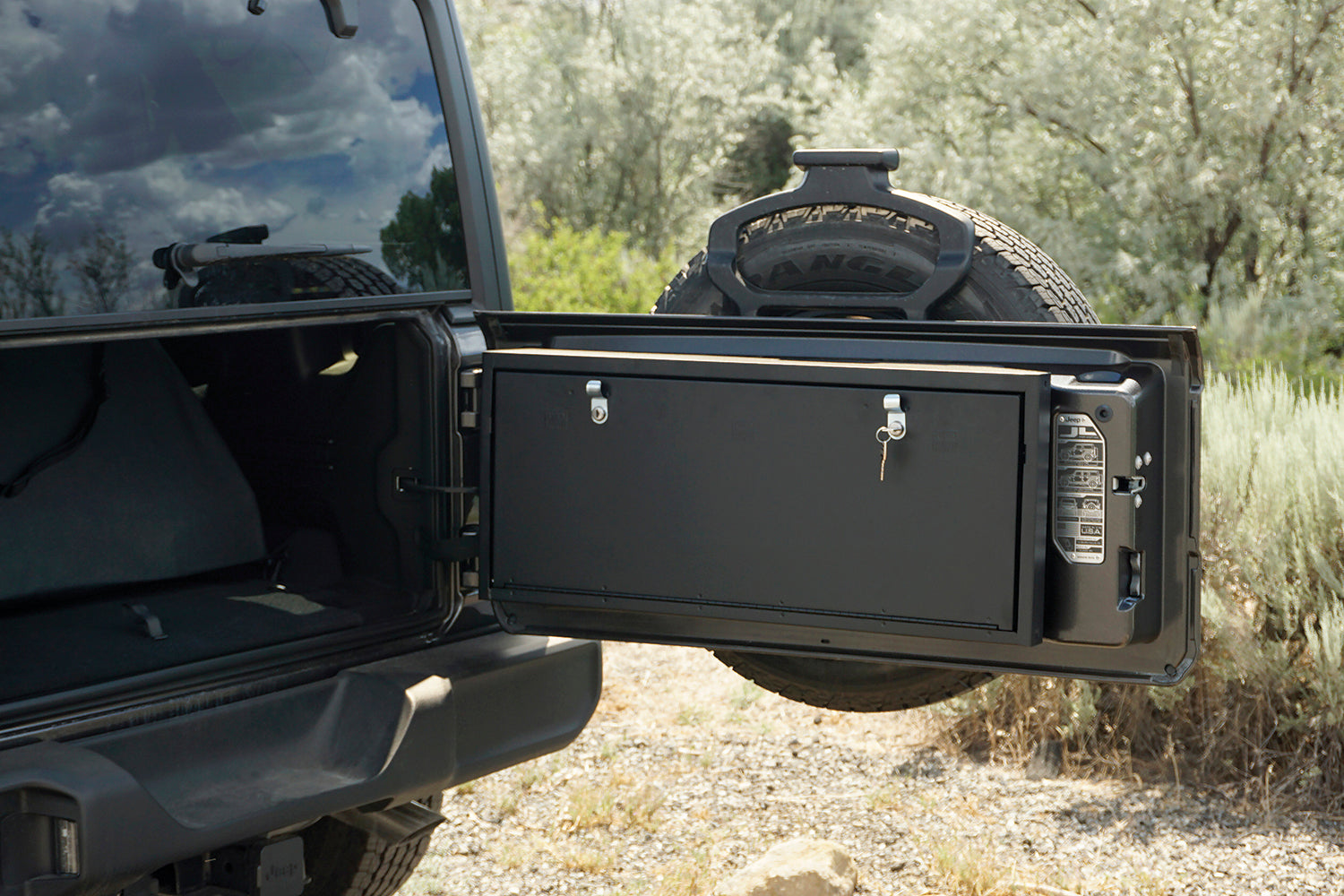 Tailgate Lockbox - 18-23 Wrangler JL Standard Panel Black Tuffy Security Products