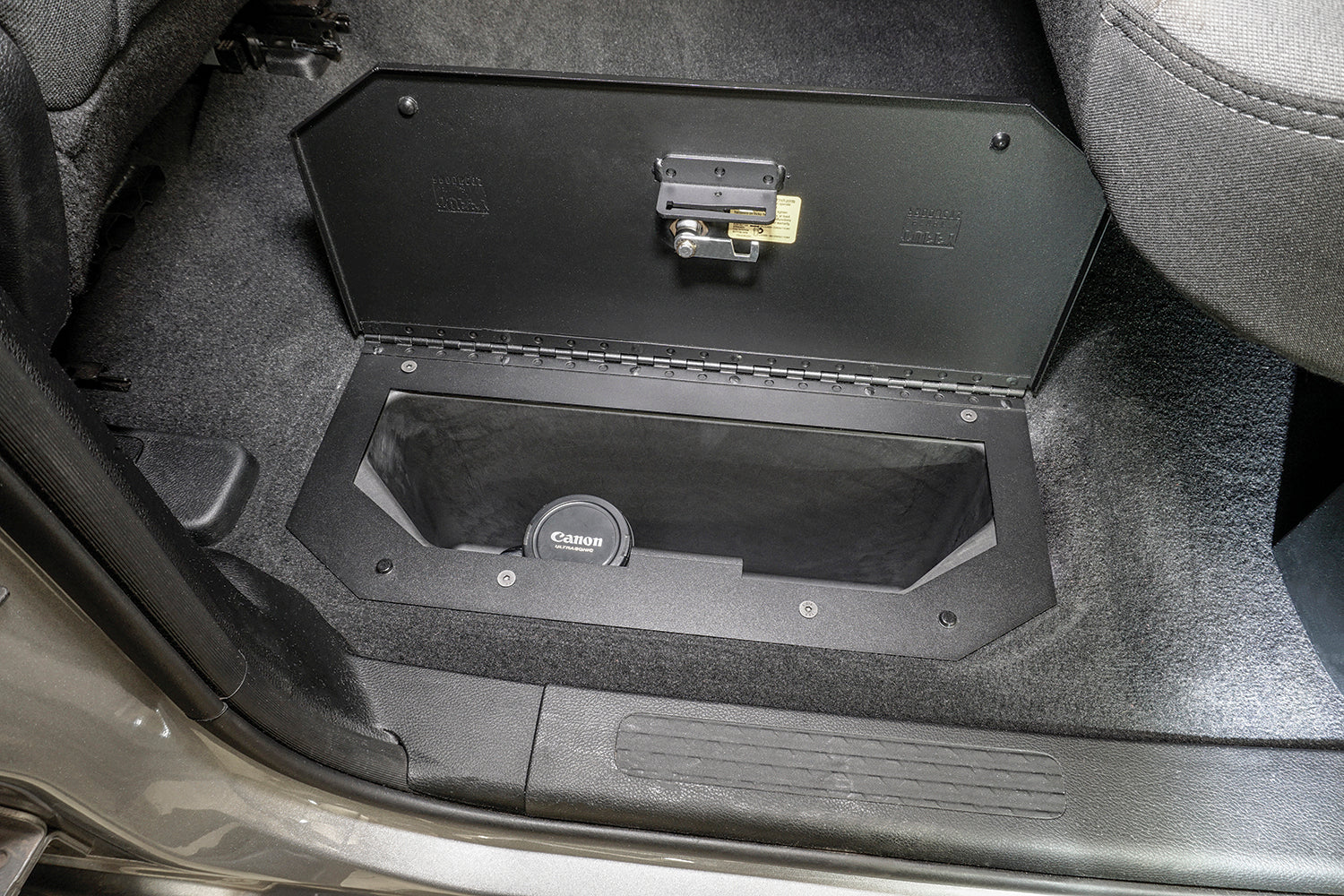 In-Floor Locking Cargo Lid 19-23 1500 Crew Cab {Exc. Classic} Black Tuffy Security Products