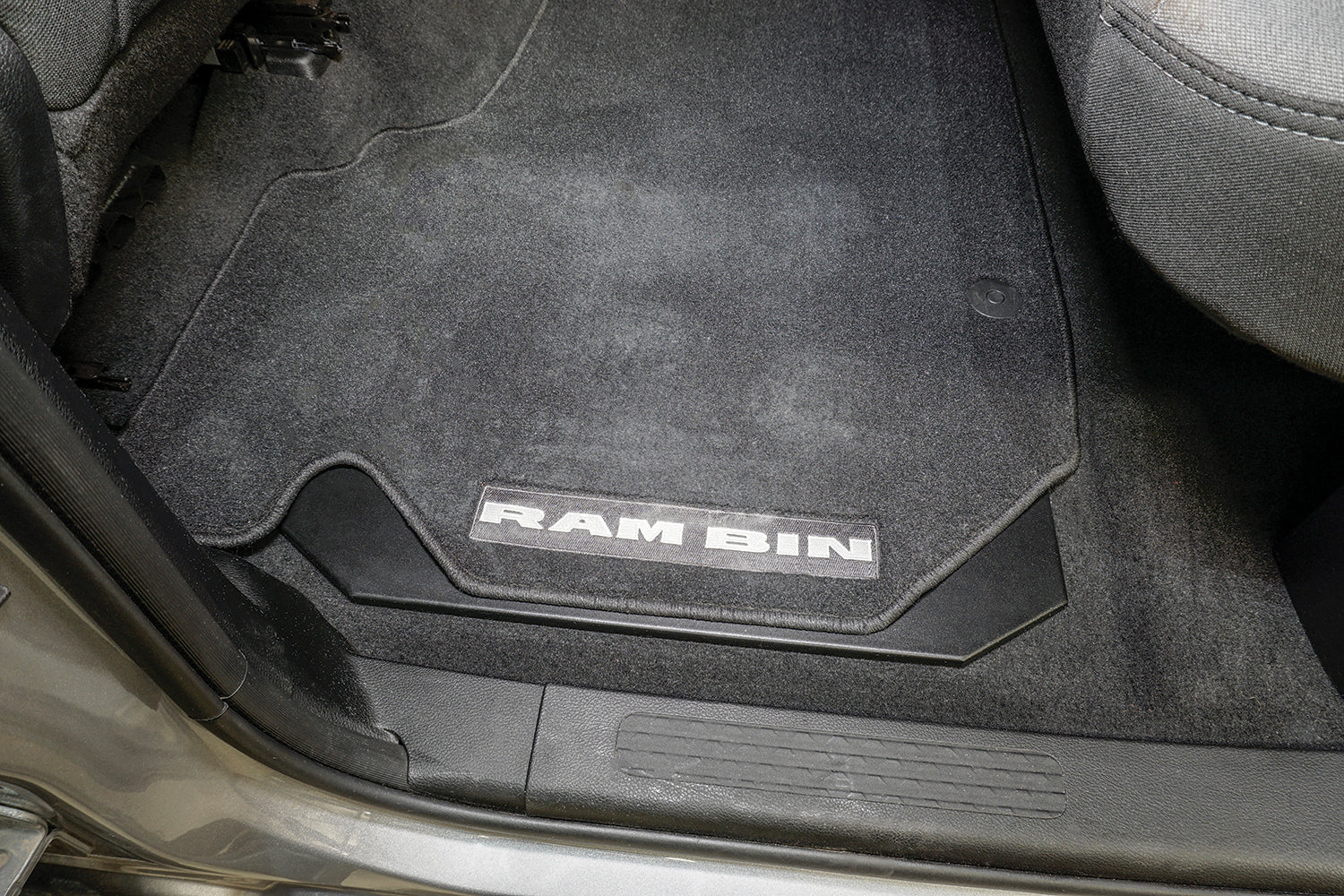 In-Floor Locking Cargo Lid 19-23 1500 Crew Cab {Exc. Classic} Black Tuffy Security Products