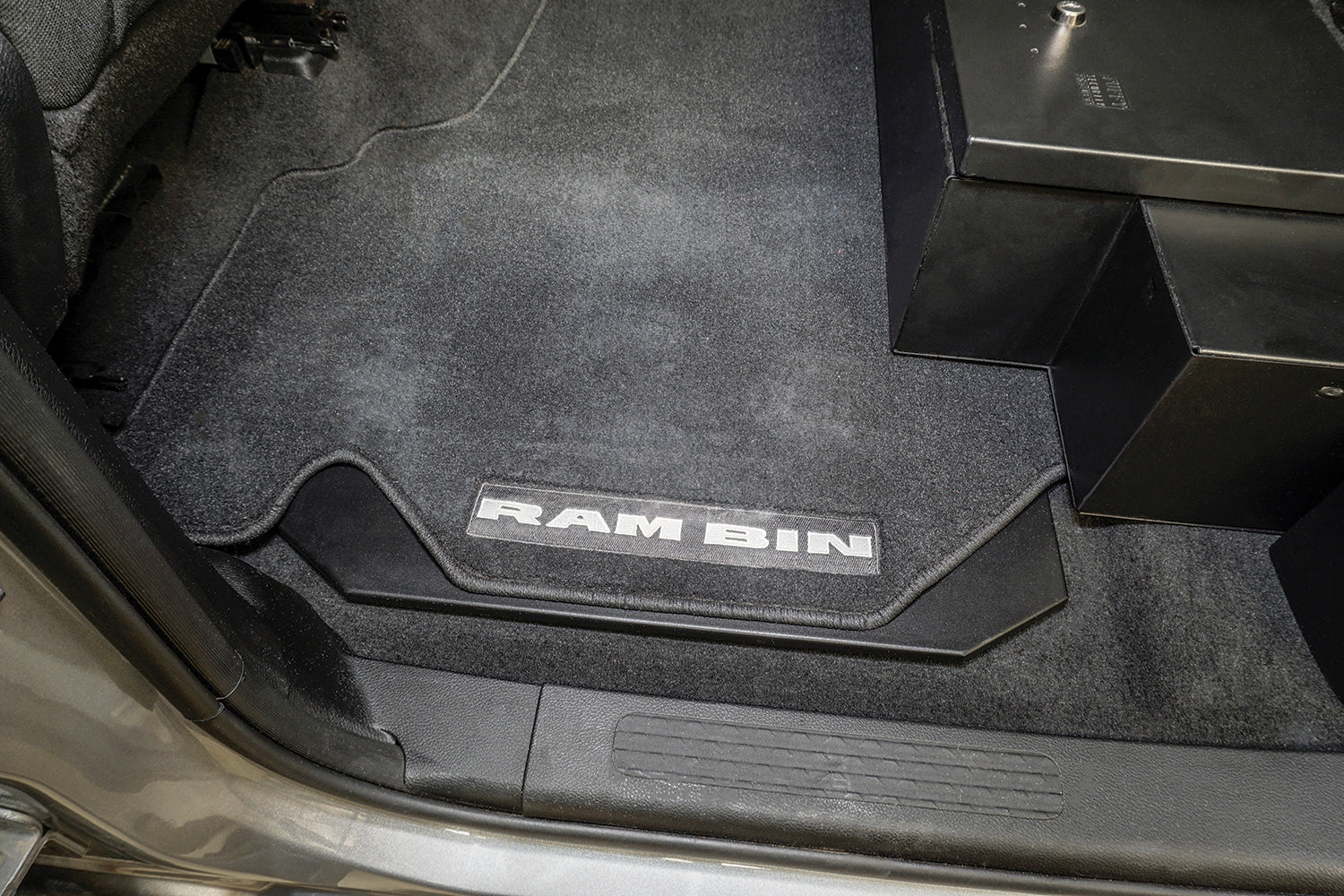 In-Floor Locking Cargo Lid 19-23 1500 Crew Cab {Exc. Classic} Black Tuffy Security Products