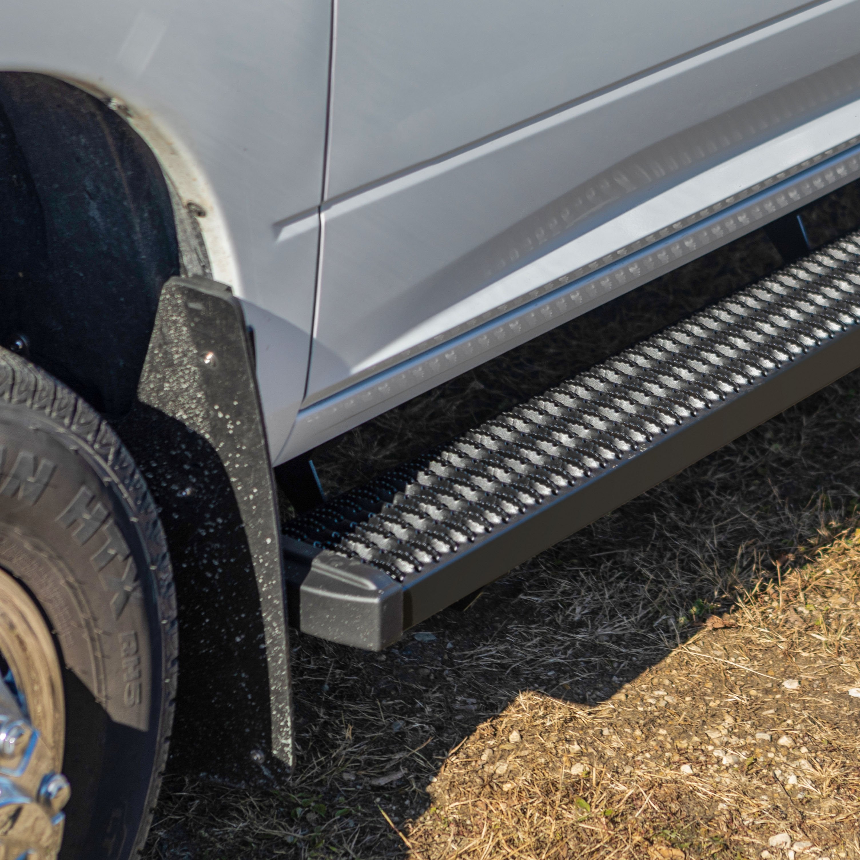 LUVERNE Grip Step 7" x 114" Aluminum W2W Running Boards, 2020-2026 Chevy/GMC Silverado/Sierra 2500HD, 2020-2026 Chevy/GMC Silverado/Sierra 3500HD