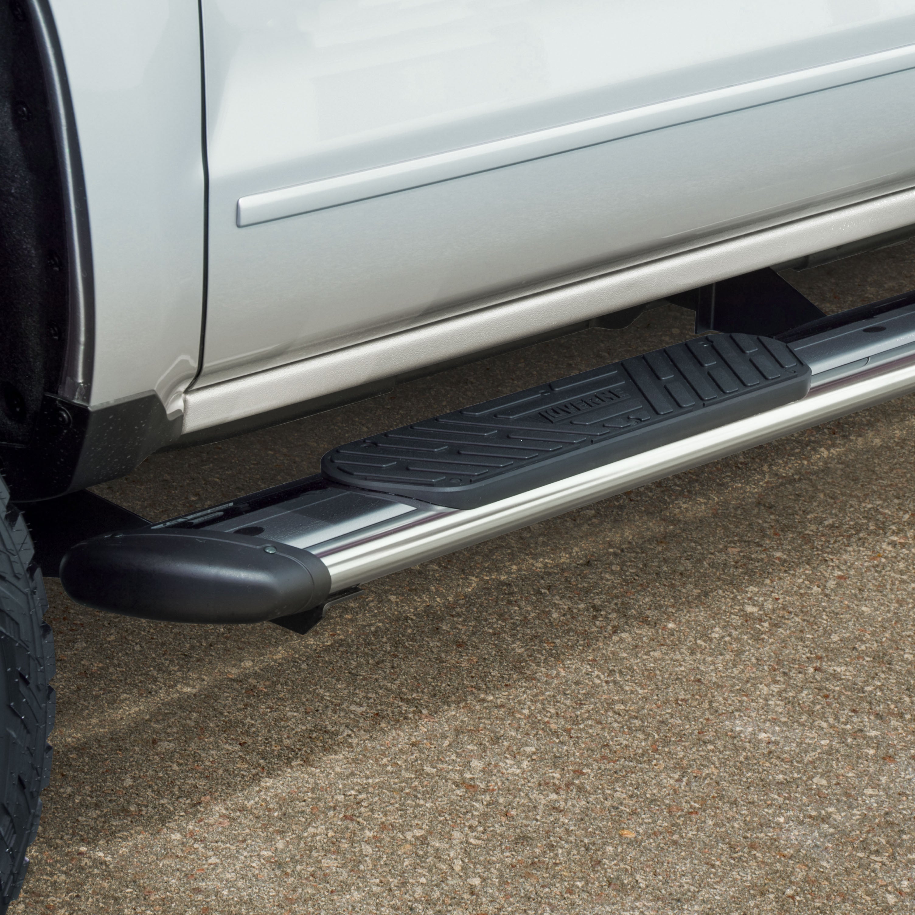 LUVERNE Regal 7 Polished Stainless 125" Oval W2W Steps, 2020-2026 Chevy/GMC Silverado/Sierra 2500HD, 2020-2026 Chevy/GMC Silverado/Sierra 3500HD