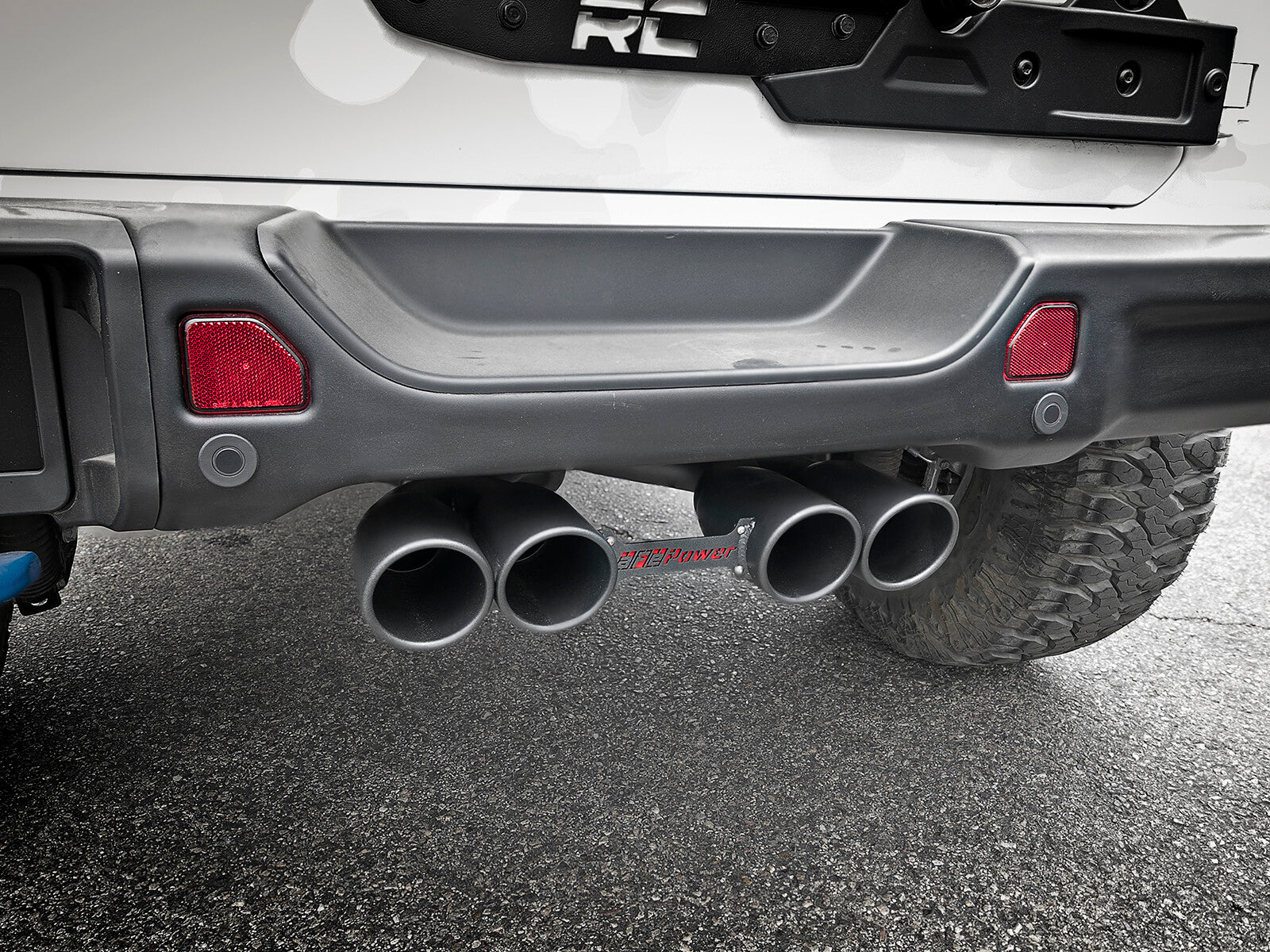 Rebel Series 2-1/2 Inch 304 Stainless Steel Cat-Back Exhaust Jeep Wrangler (Jl) 18-26 V6-3.6L Rear center