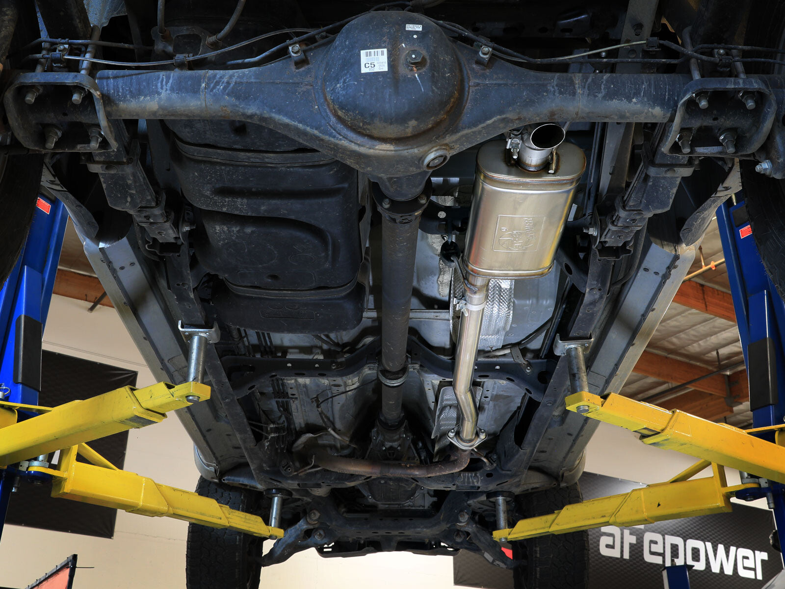 Rock Basher 2-1/2 Inch 409 Stainless Steel Cat-Back Hi-Tuck Exhaust System Toyota Tacoma 05-15 V6-4.0L
