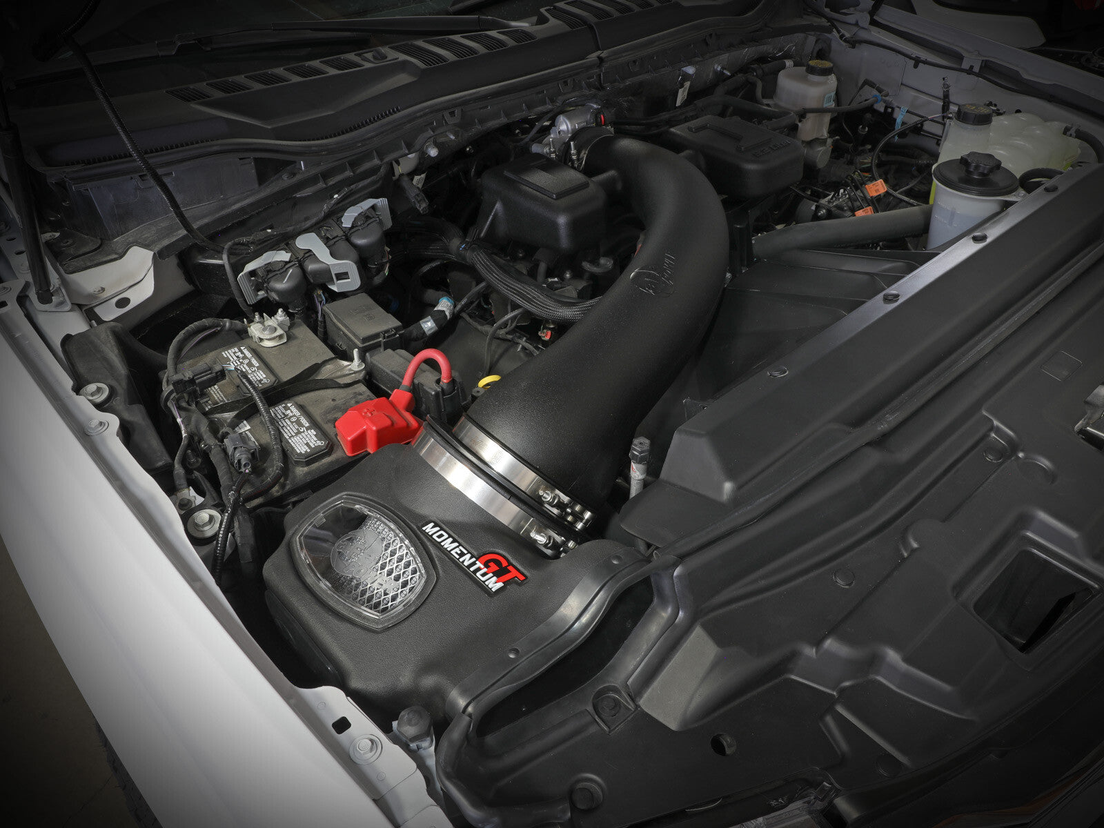 Momentum GT Cold Air Intake System Ford F-250/F-350 20-22 V8-6.2L