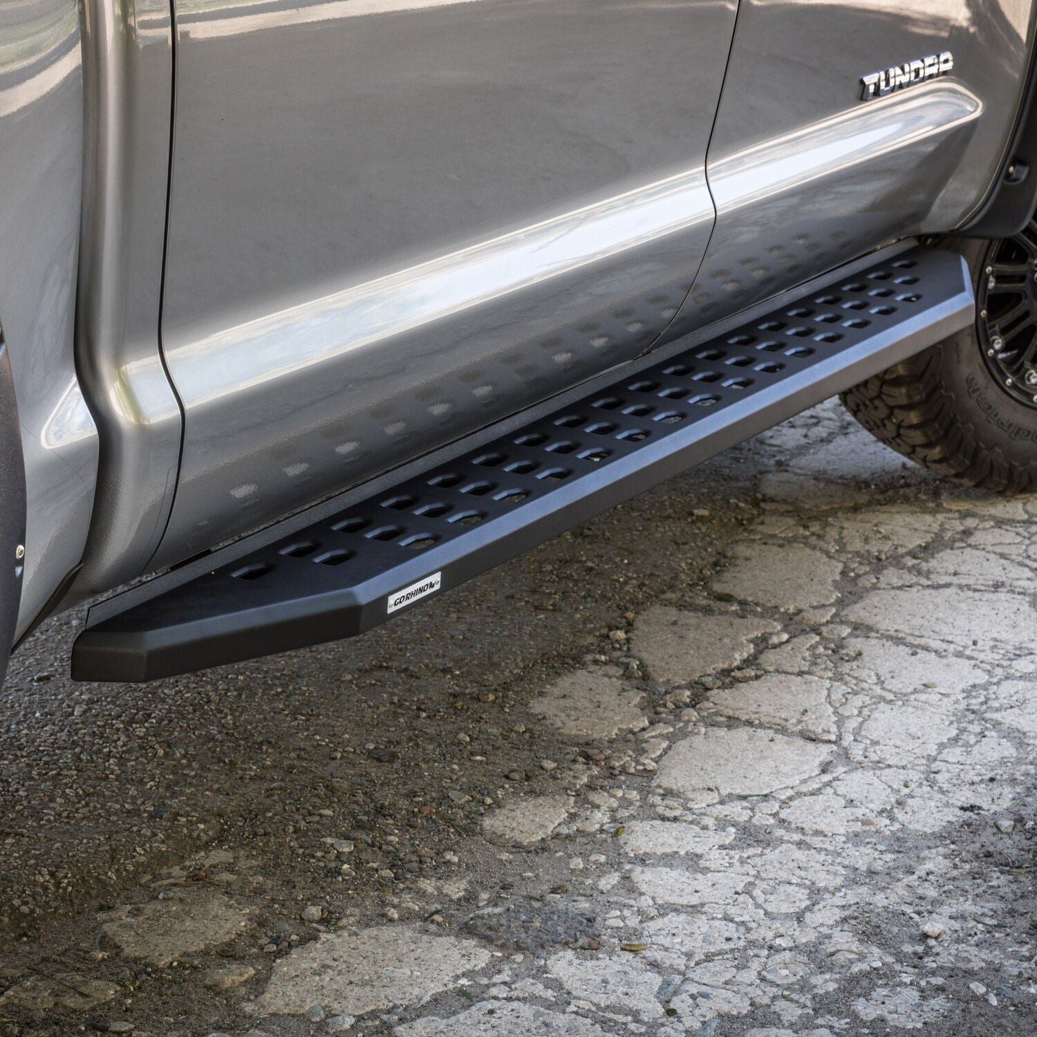 RB20 Running Boards With Mounting Brackets Textured Black 1999-2016 Ford F-250/F-350 Go Rhino