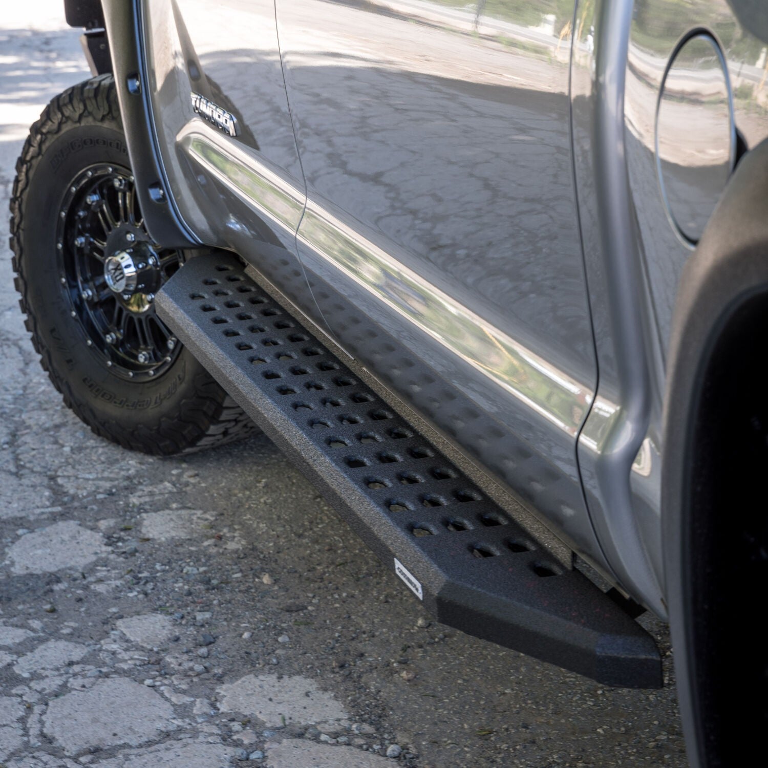 RB20 Running Boards With Mounting Brackets Protective Bedliner Coating 1999-2016 Ford F-250/F-350 Go Rhino