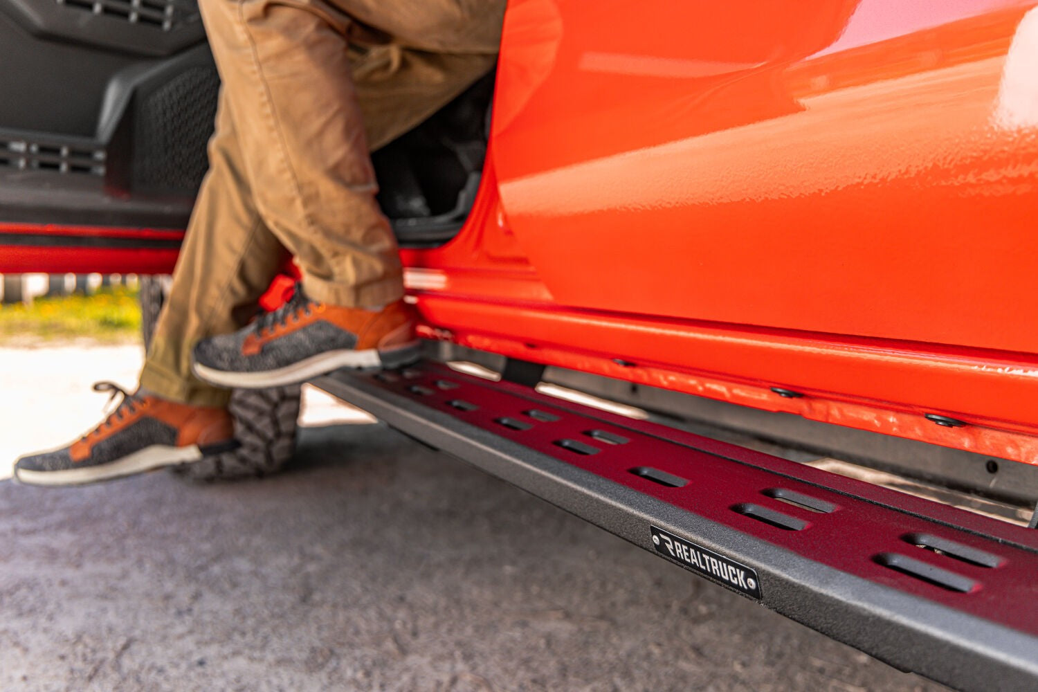 RB20 Slim Line Running Boards with Mounting Bracket Kit Protective Bedliner coating 2024-2026 Toyota Tacoma Extended Cab Go Rhino