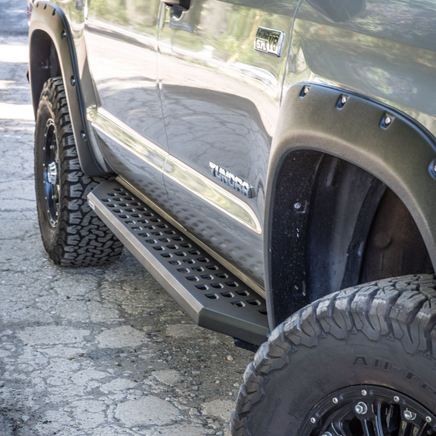 RB20 Running Boards With Mounting Brackets Textured Black 2022-2026 Toyota Tundra Extended Cab Go Rhino