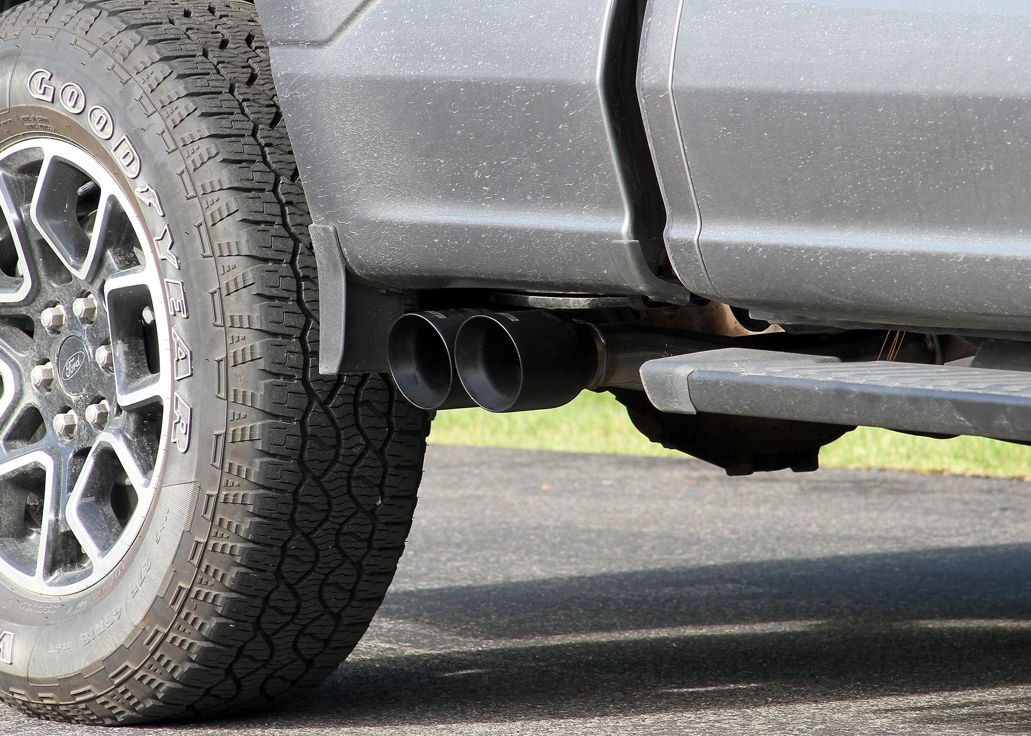 Flow Fx Cat-Back Exhaust System Fits 2021-2025 Ford F-150 2.7, 3.5, 5.0-Liter, Flow Fx Cat-Back 3.00-Inch To 2.50-Inch Stainless Steel Exhaust System, Dual Out Same Side Exit Flowmaster