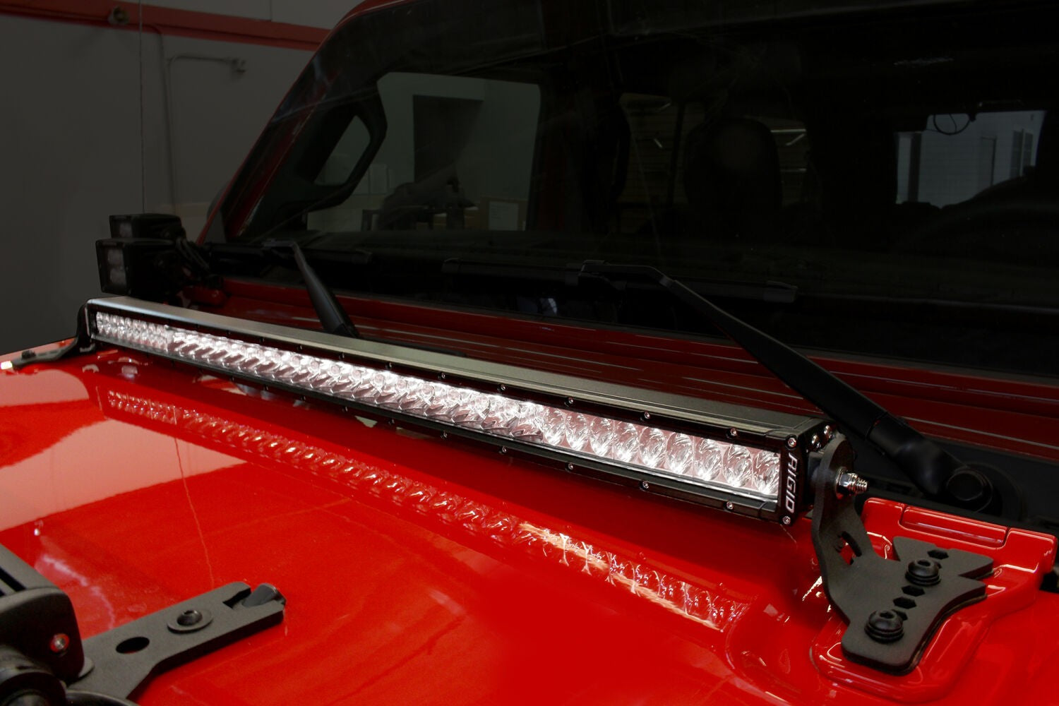 XE Hood Hinge Light Mount For a 30 Inch Single Row LED Bar Textured Black 2018-2026 Jeep Wrangler JL 2020-2025 Jeep Gladiator Go Rhino