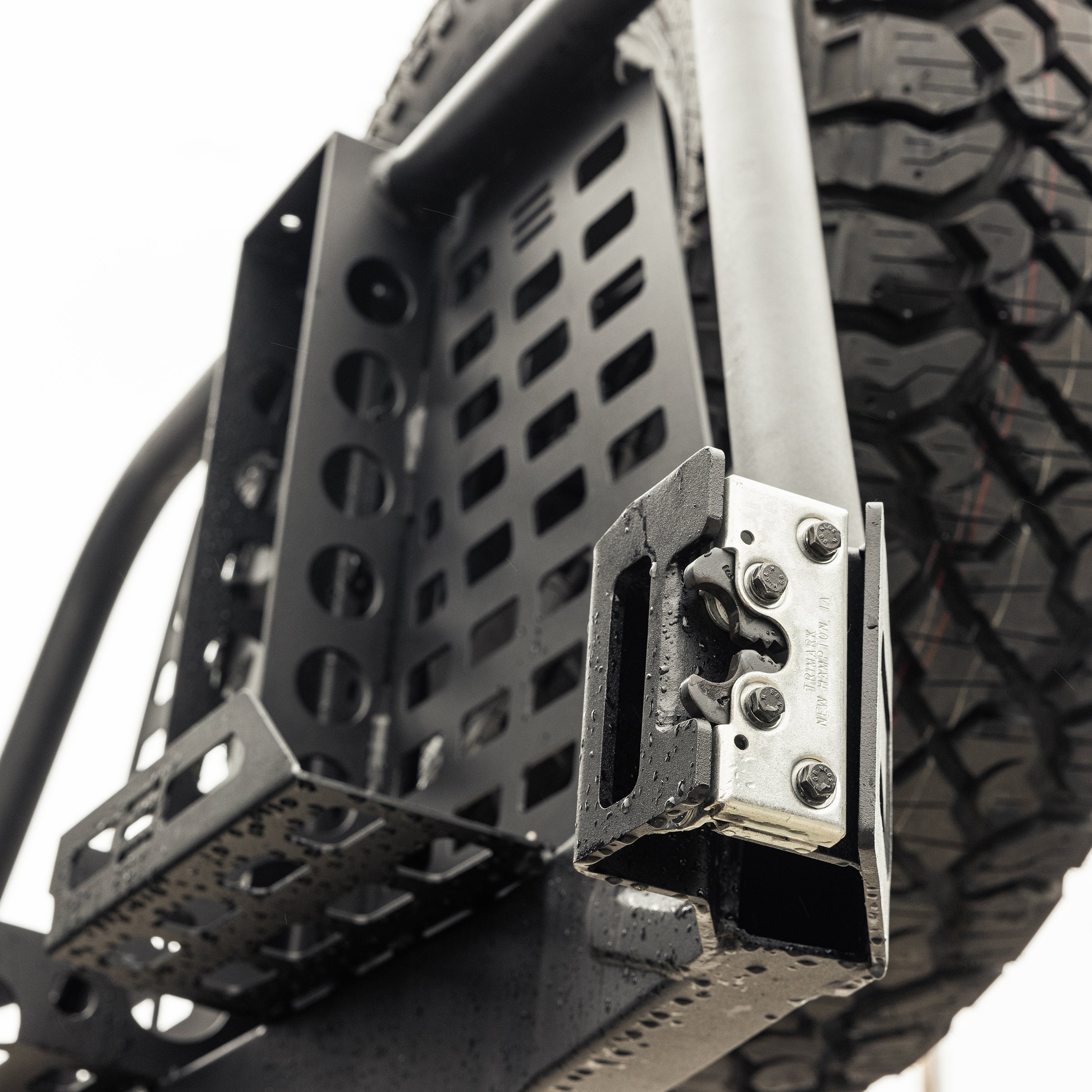 Atlas Rear Bumper and Tire Gate 2018-2023 Jeep Wrangler Smittybilt