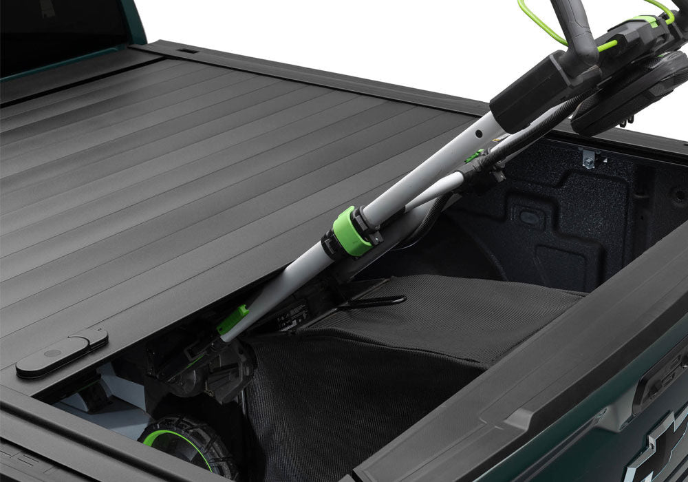 RetraxPRO MX Retractable Tonneau Cover Rugged Aluminum Construction Matte Black 2022-2026 Nissan Frontier 6' 1 inch Bed with or without Utili-Track System without Stake Pockets