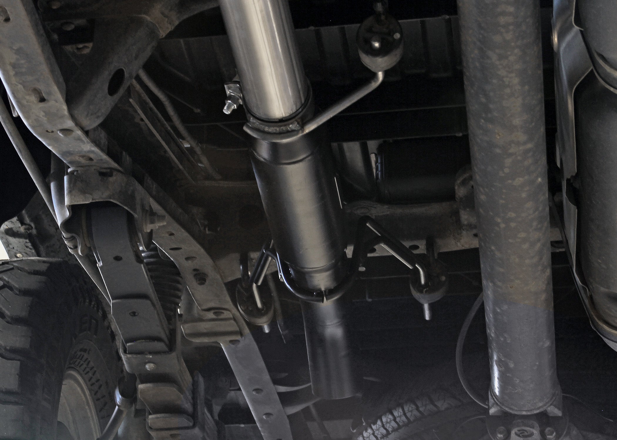 Outlaw Extreme Cat-Back Exhaust System 2005-2015 Toyota Tacoma 4.0L Outlaw Extreme Stainless Steel 3.0 Inch High Clearance Cat-Back Exhaust System Flowmaster