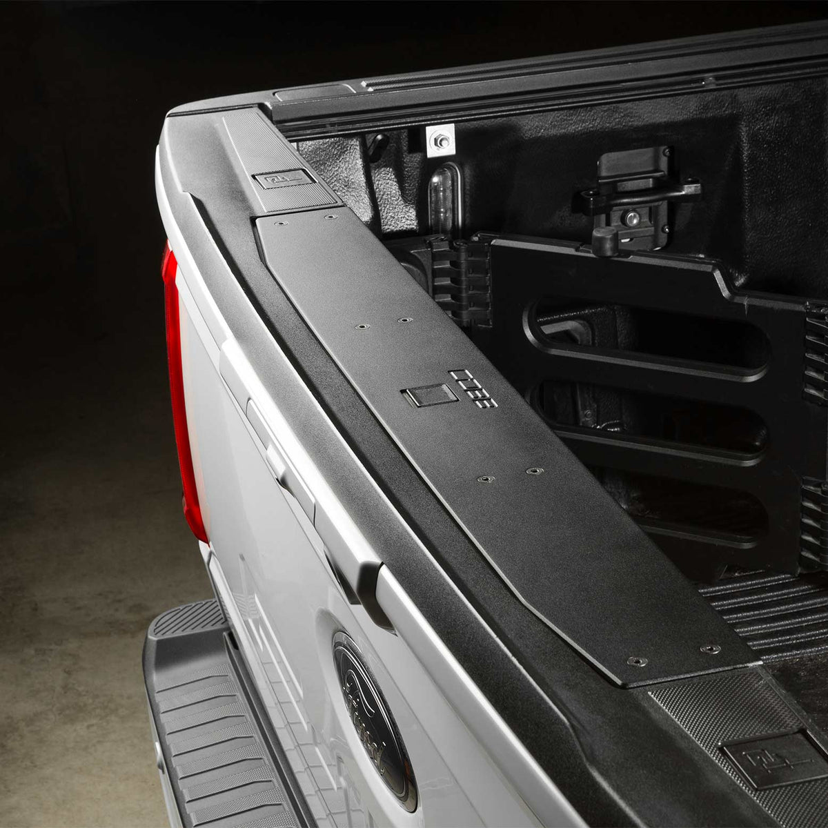 COBB Tailgate Step Cover for Ford F-150 / Raptor / Raptor R 2021-2026